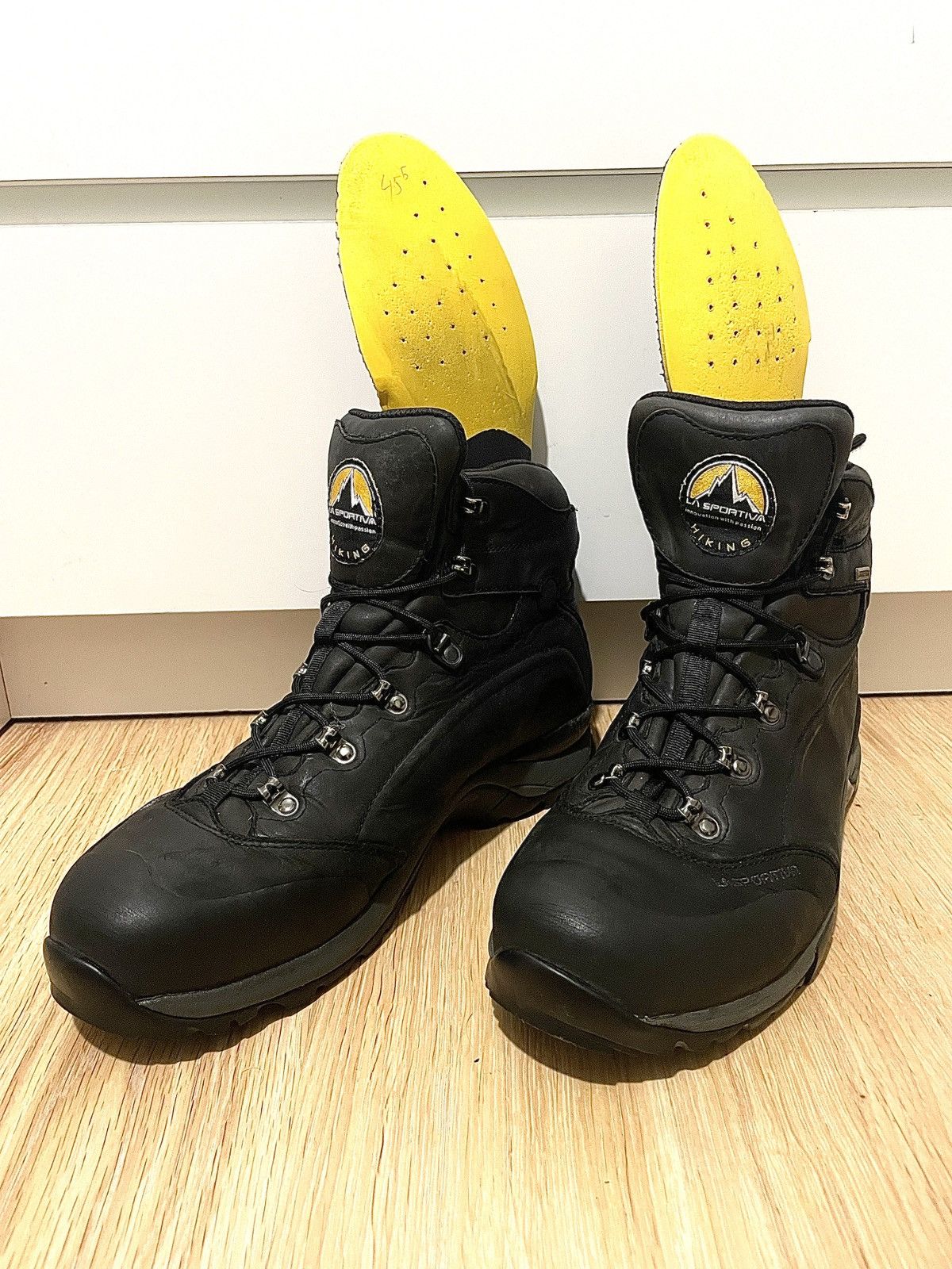 La Sportiva La Sportiva Trek GTX Hiking Boots EU46 Gore-Tex Vibram 90s Size US 12.5 / EU 45-46 - 18 Thumbnail