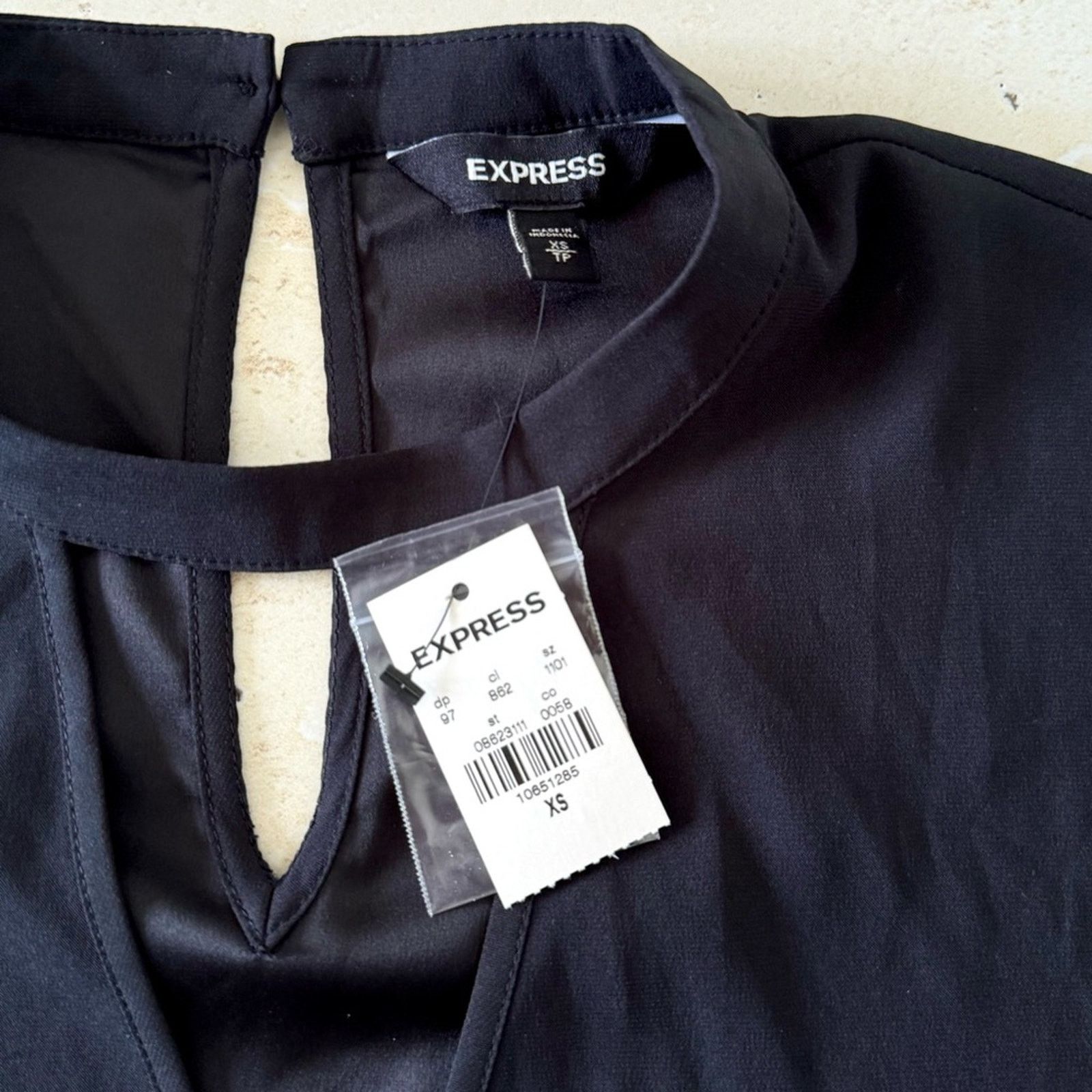 Express NWT! EXPRESS Black Shirt, Size XS Size XS / US 0-2 / IT 36-38 - 4 Thumbnail