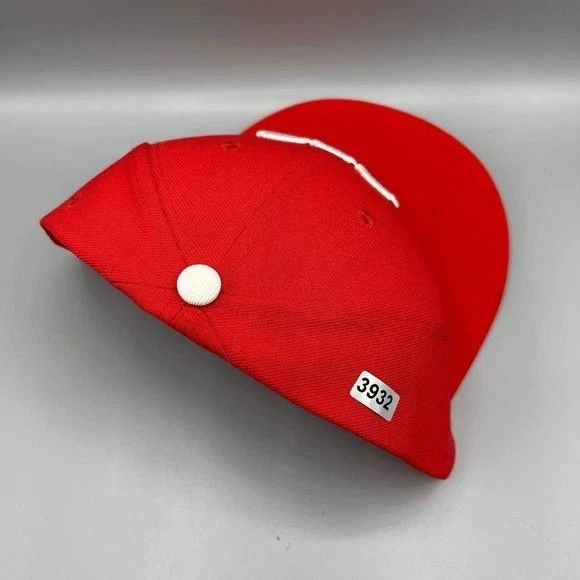 Other Wisconsin Badgers Hat Men 7 3/8 Embroidered Fanatics Fitted Size ONE SIZE - 8 Thumbnail