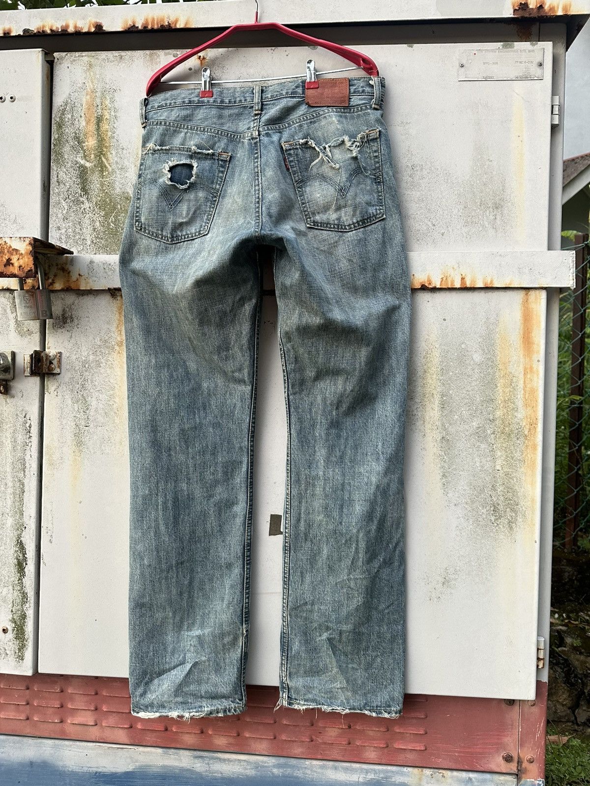 Levi's Vintage Clothing THRASHED Levis 503 Baggy Jeans Size US 34 / EU 50 - 2 Thumbnail