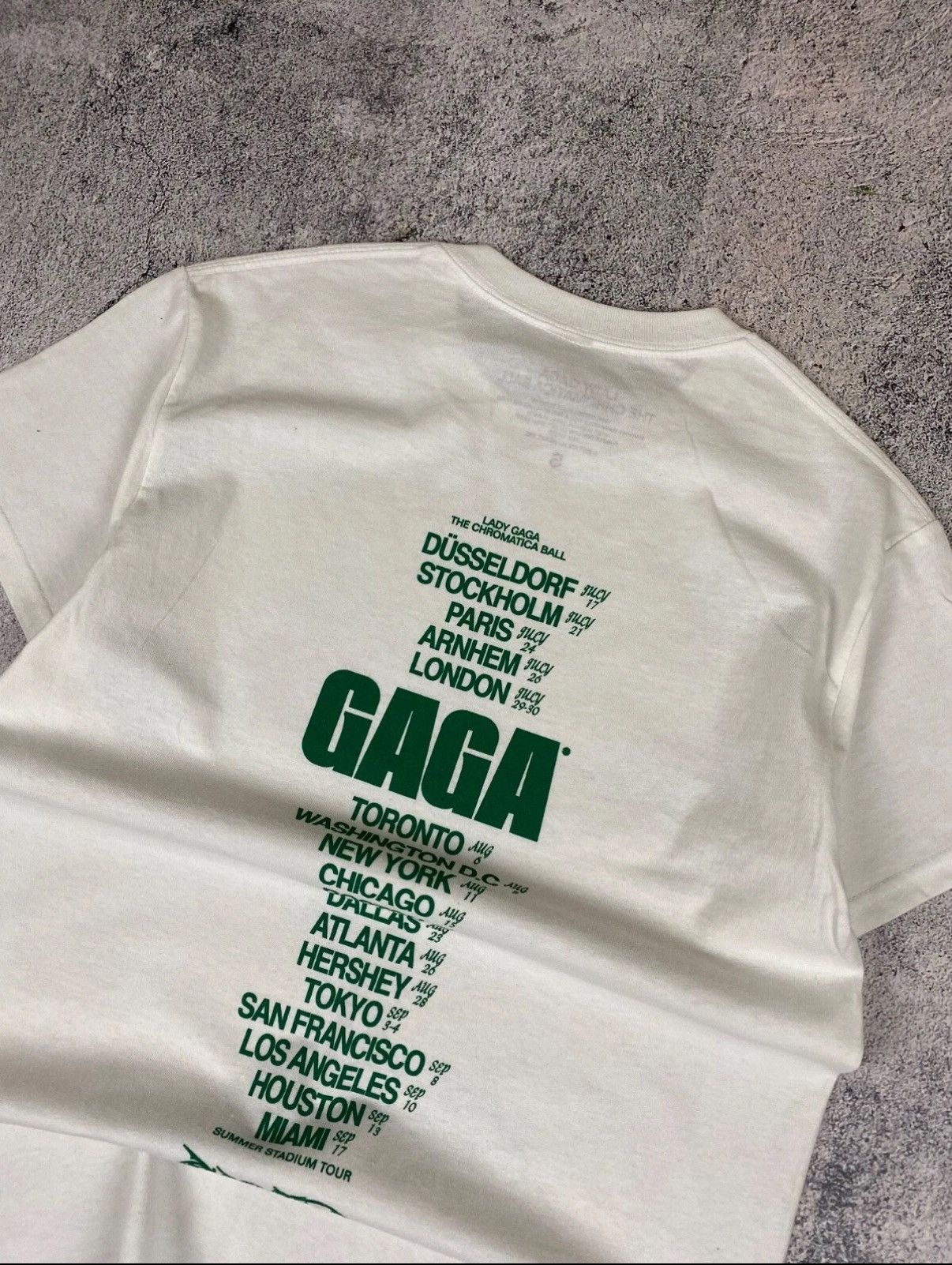 Band Tees LADY GAGA THE CHROMATICA BALL TOUR 2022 T-SHIRT OFFICIAL M Size US M / EU 48-50 / 2 - 9 Thumbnail