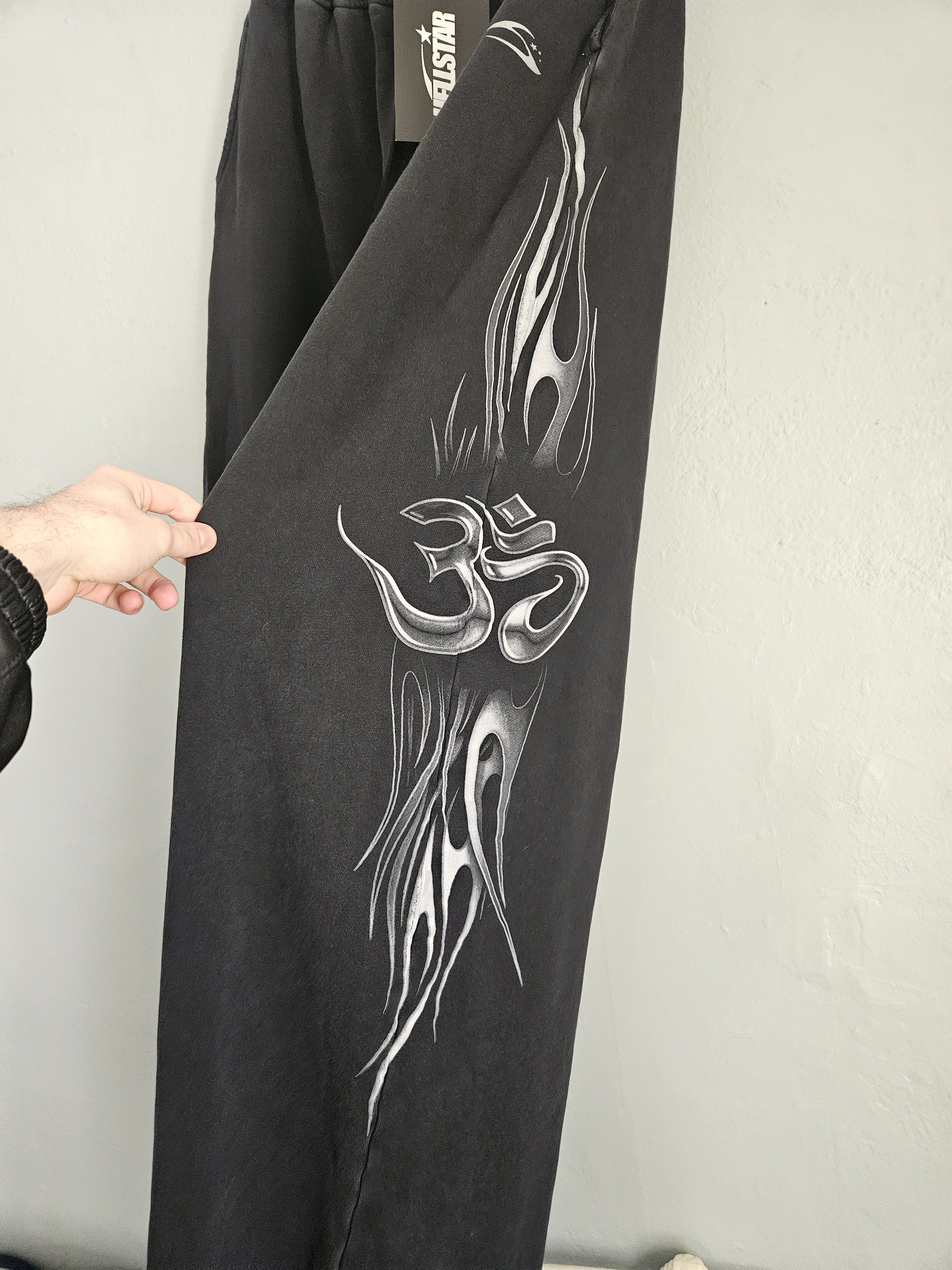 Complex × HELLSTAR ComplexCon x Hellstar Dark Ohm Oversized Black Sweatpants Size US 34 / EU 50 - 2 Thumbnail