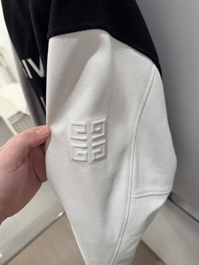 Givenchy Givenchy varsity jacket size 50 M/L Size US M / EU 48-50 / 2 - 9 Thumbnail