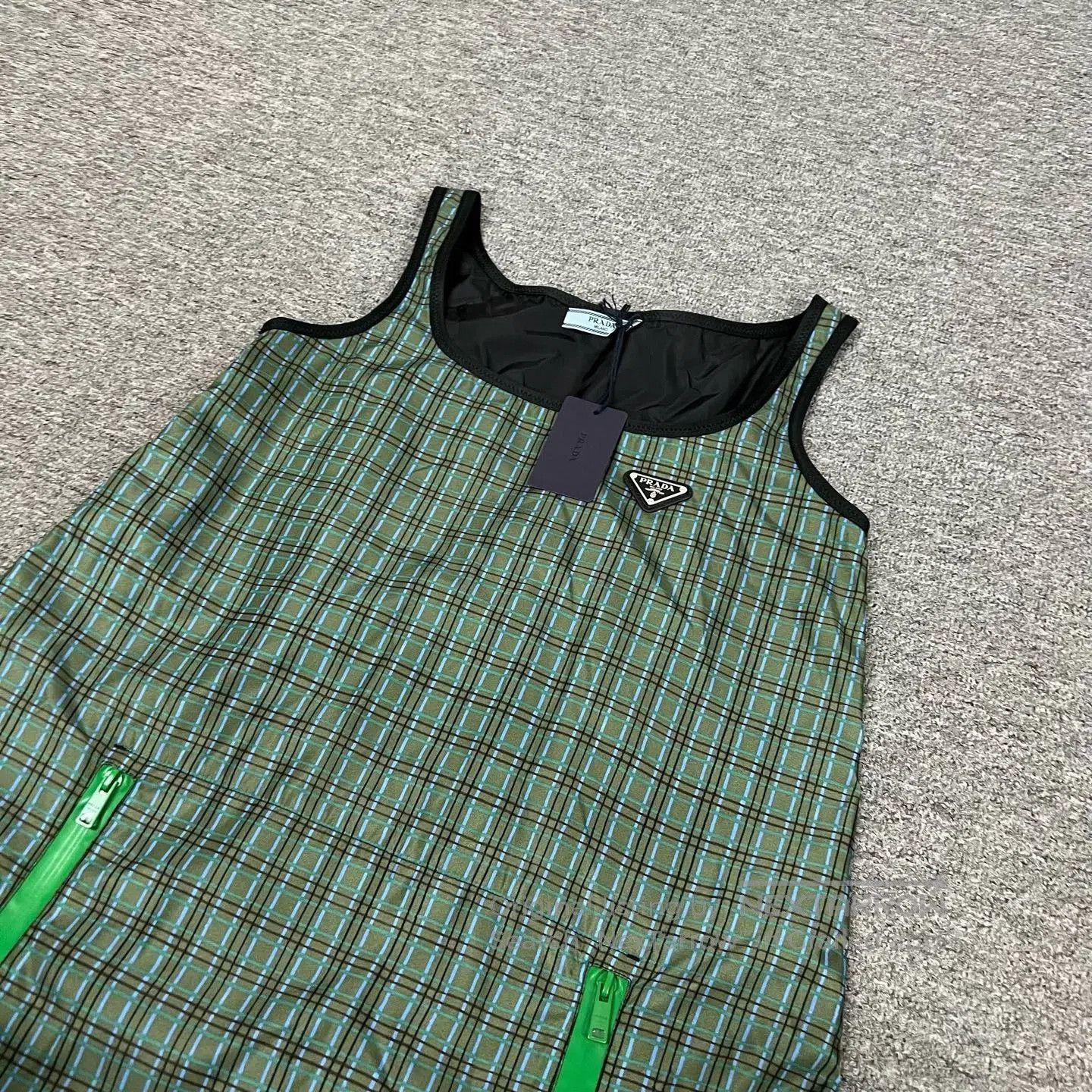 Prada Prada Triangle Logo Green Plaid Nylon Dress. Size S / US 4 / IT 40 - 4 Thumbnail