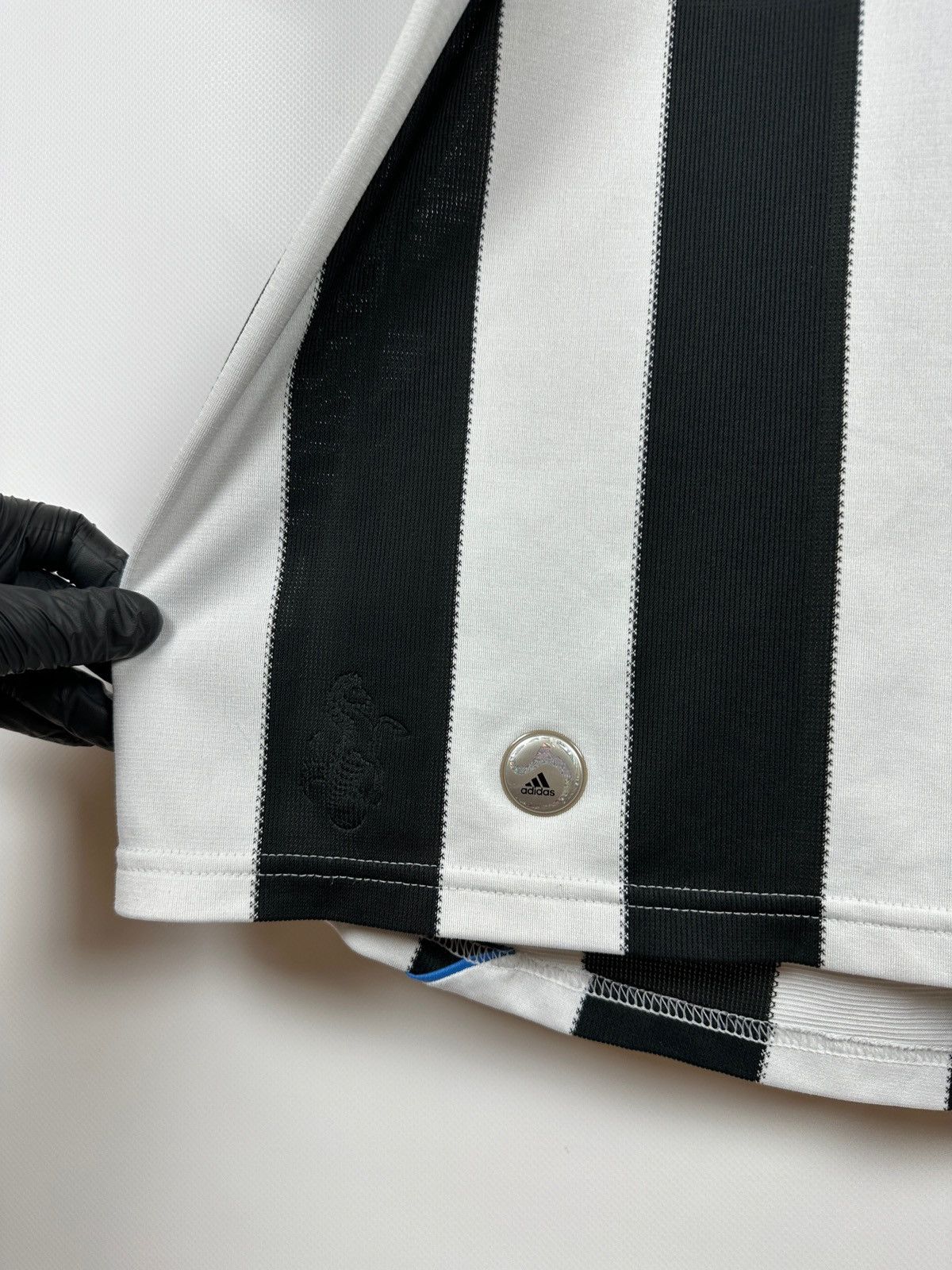 Adidas 2009/10 Adidas Newcastle United Vintage Soccer Jersey Size US XL / EU 56 / 4 - 13 Thumbnail