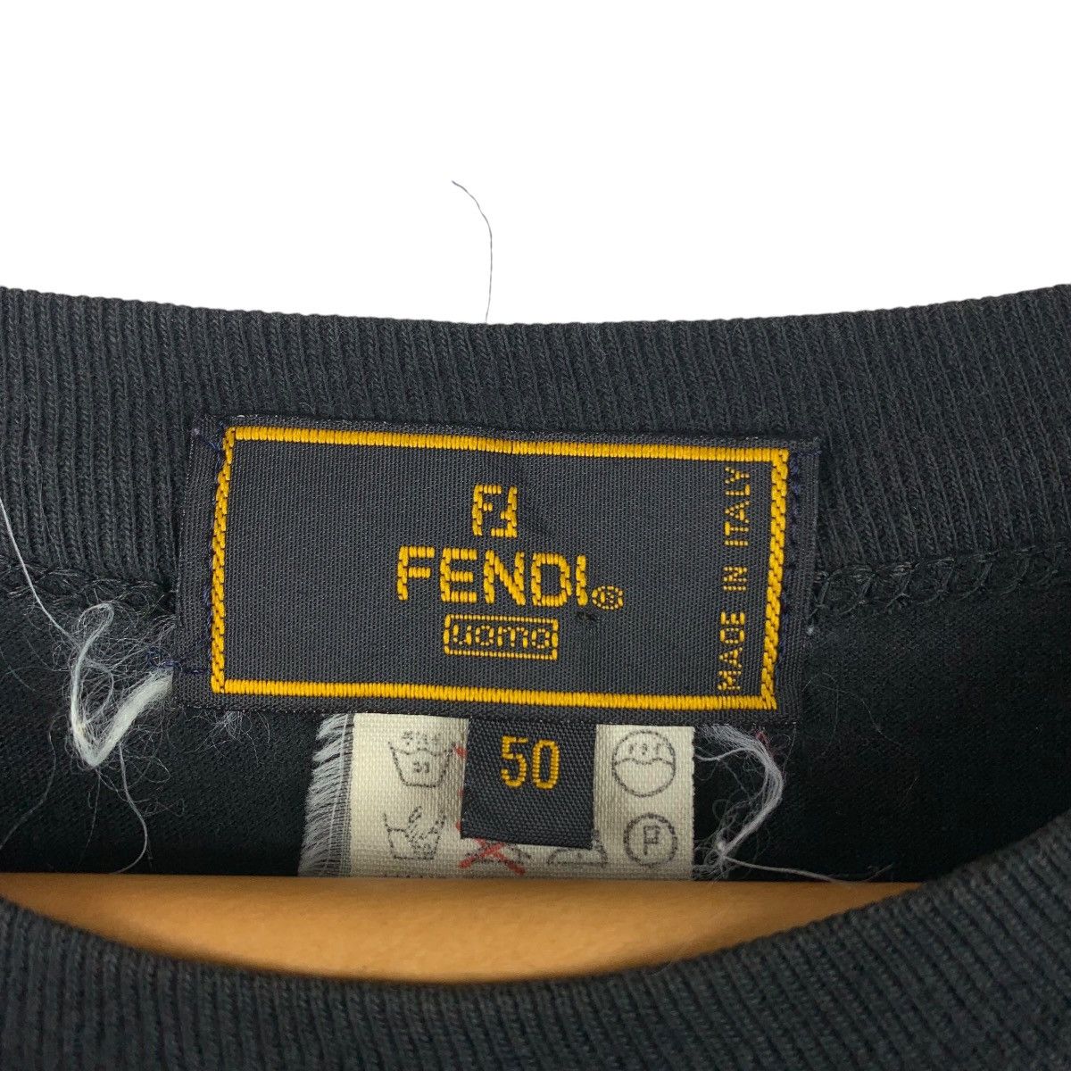 Fendi Vintage FENDI big spellout designer tee Size US M / EU 48-50 / 2 - 3 Thumbnail