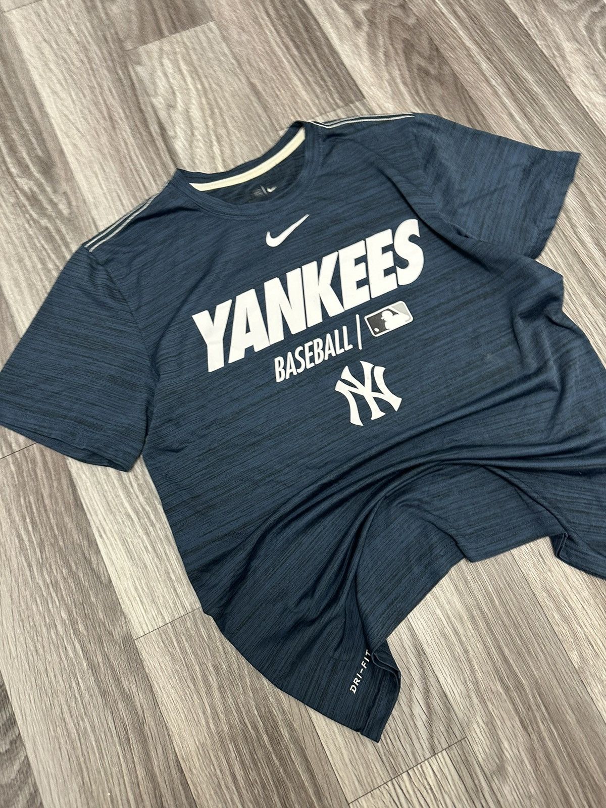 New York Yankees Nike New York Yankees y2k T-shirt shirt sleeve funmerch Size US M / EU 48-50 / 2 - 2 Thumbnail