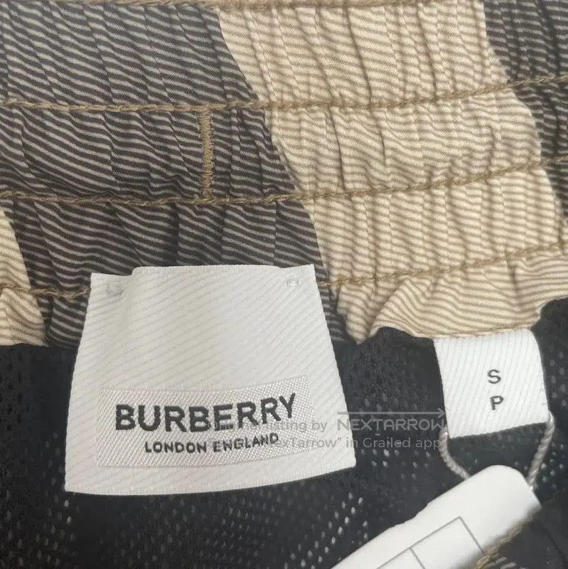 Burberry Burberry Khaki Women's Sports Shorts. Size 23" - 5 Thumbnail