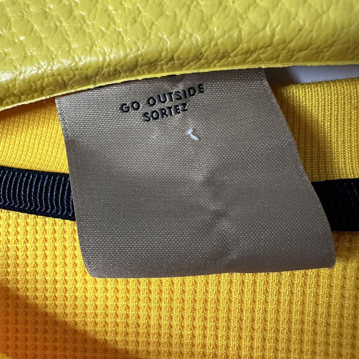 Nike Nike ACG Yellow Sweatshirt Outdoor Streetwear Size US S / EU 44-46 / 1 - 9 Thumbnail