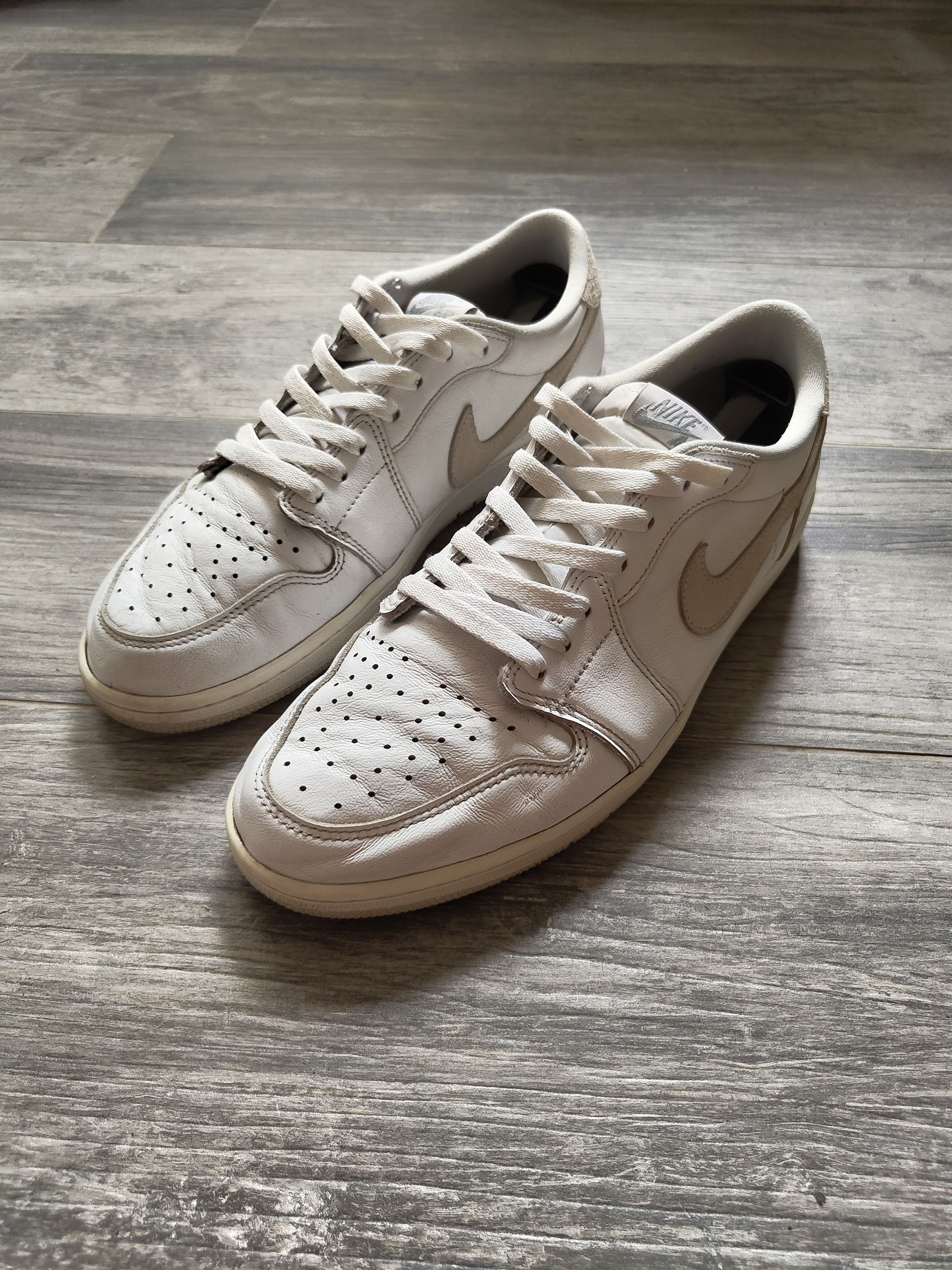 Jordan Brand Jordan 1 Low Neutral Grey OG 2021 Size US 12 / EU 45 - 1 Thumbnail
