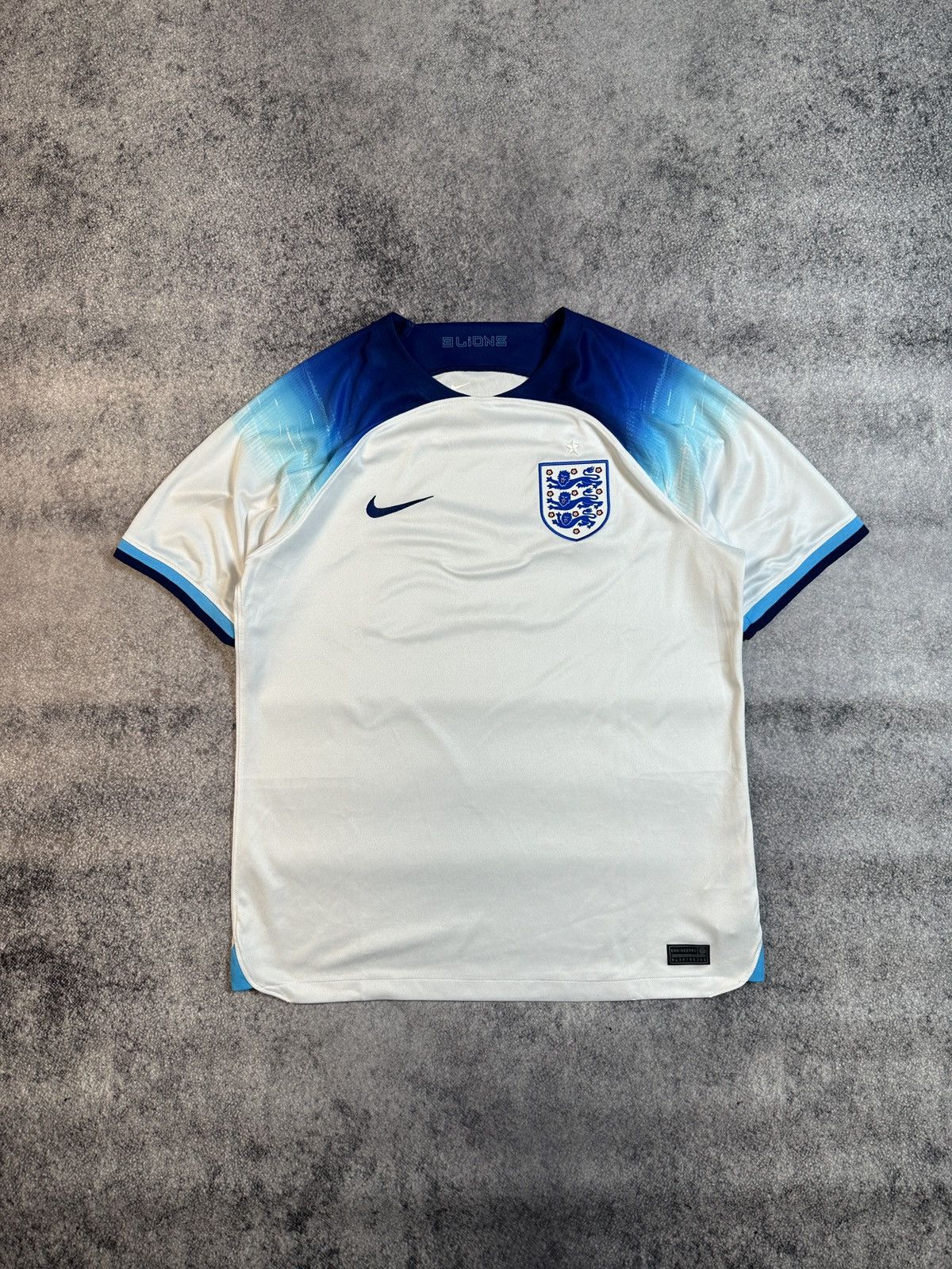 Nike Nike England Soccer Jersey Blokecore Rare Casual Style VTg L Size US L / EU 52-54 / 3 - 1 Thumbnail