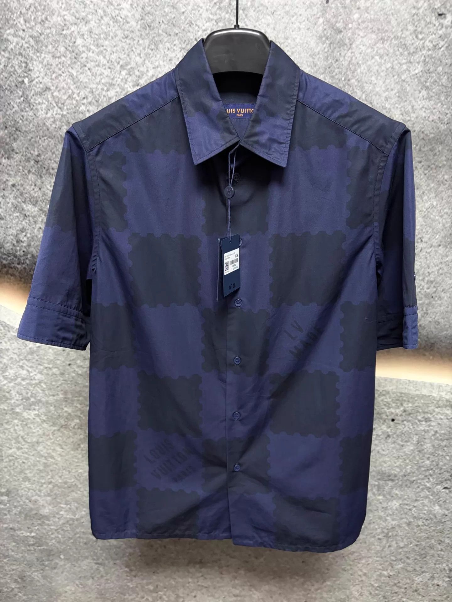 Louis Vuitton LV Damier Azur short-sleeve shirt XS navy NWT Size US XS / EU 42 / 0 - 1 Thumbnail