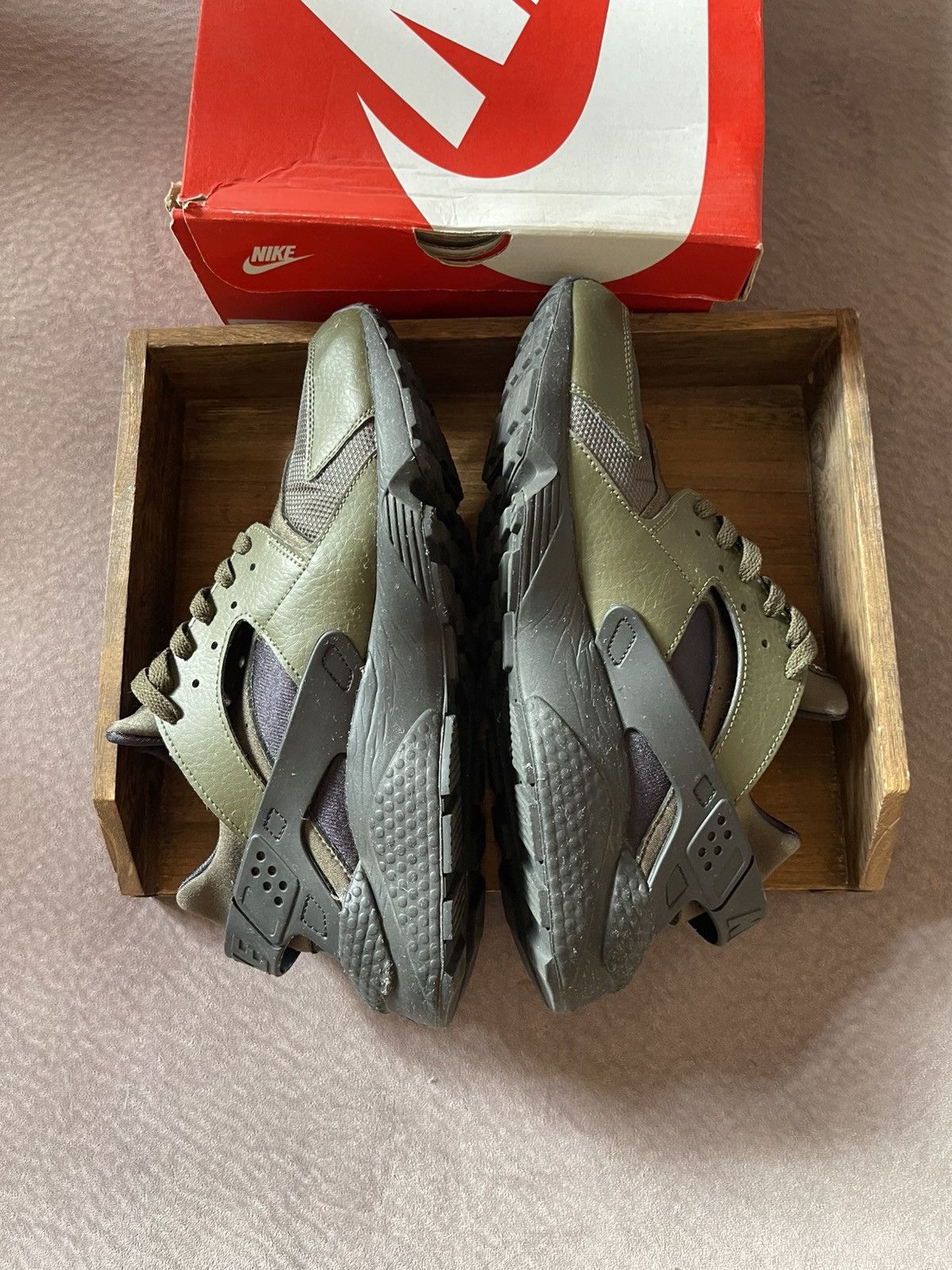 Nike Nike Air Huarache Olive/Black Size US 12 / EU 45 - 12 Thumbnail