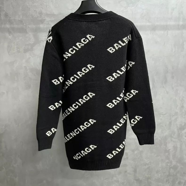 Balenciaga Balenciaga Black monogrammed logo full-print V-neck single Size XS / US 0-2 / IT 36-38 - 2 Thumbnail