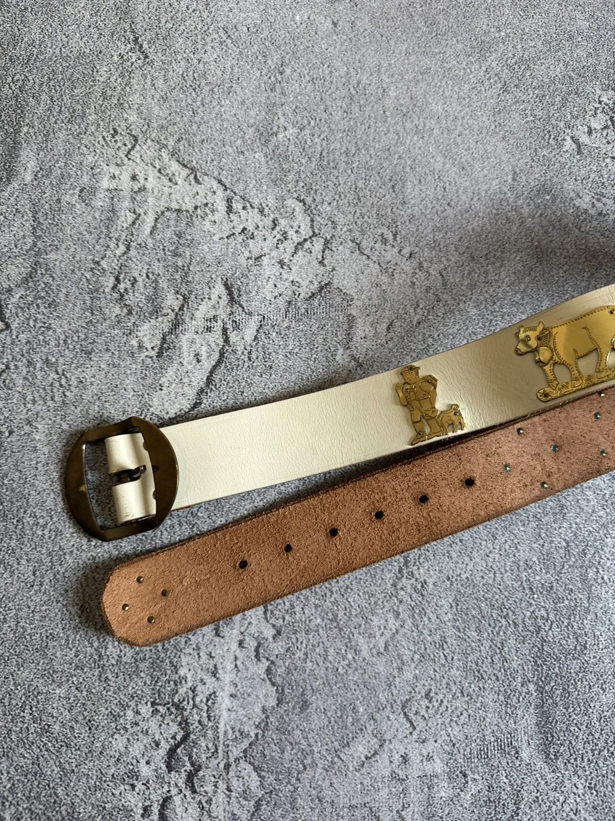 Etro 90s Retro vintage leather belt iconic cows 🐄 metal details Size ONE SIZE - 5 Thumbnail