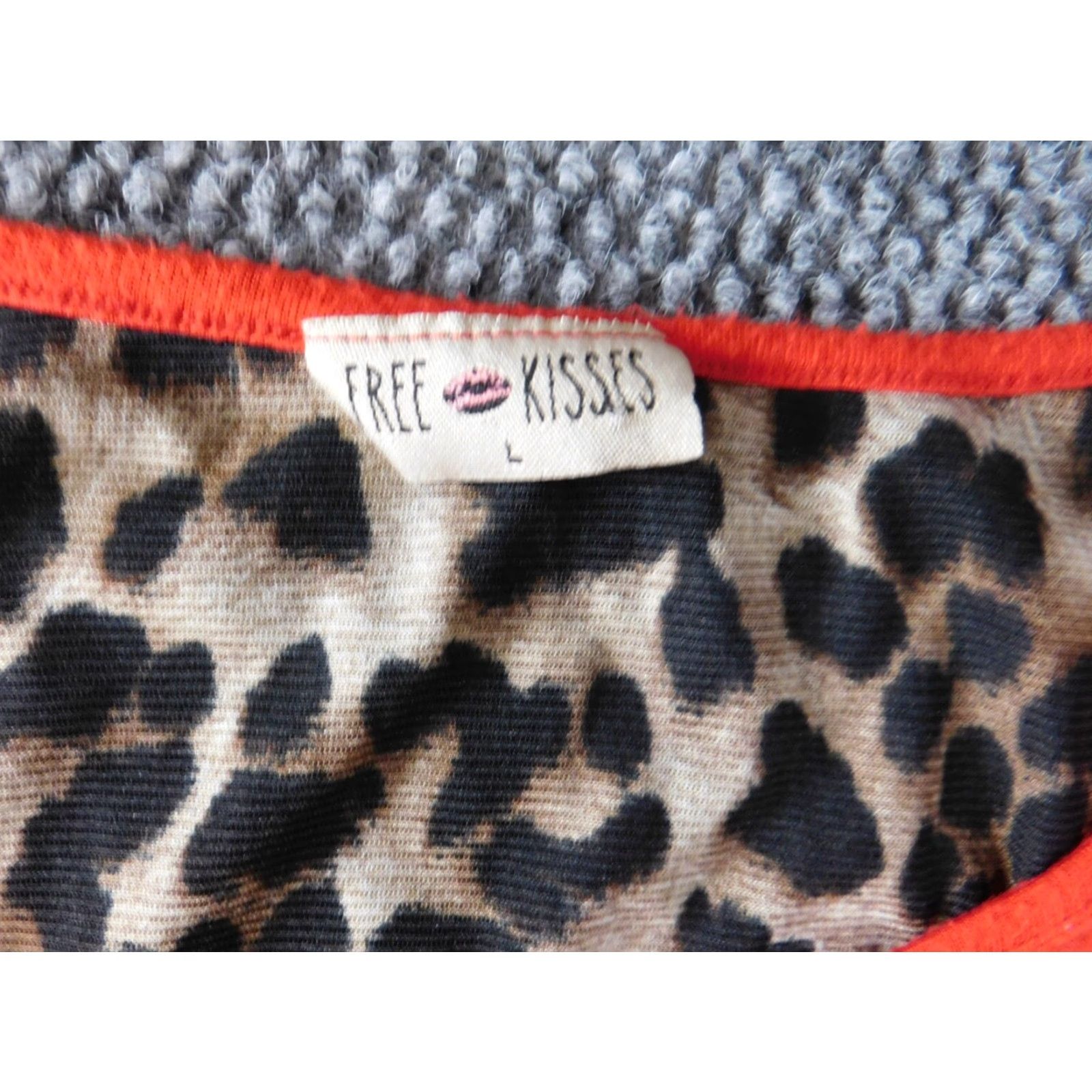 Vintage Free Kisses Blouse Shirt Womens Large Red Animal Print Love Pattern Short Sleeve Pullover Casual L Womens Size L / US 10 / IT 46 - 5 Thumbnail