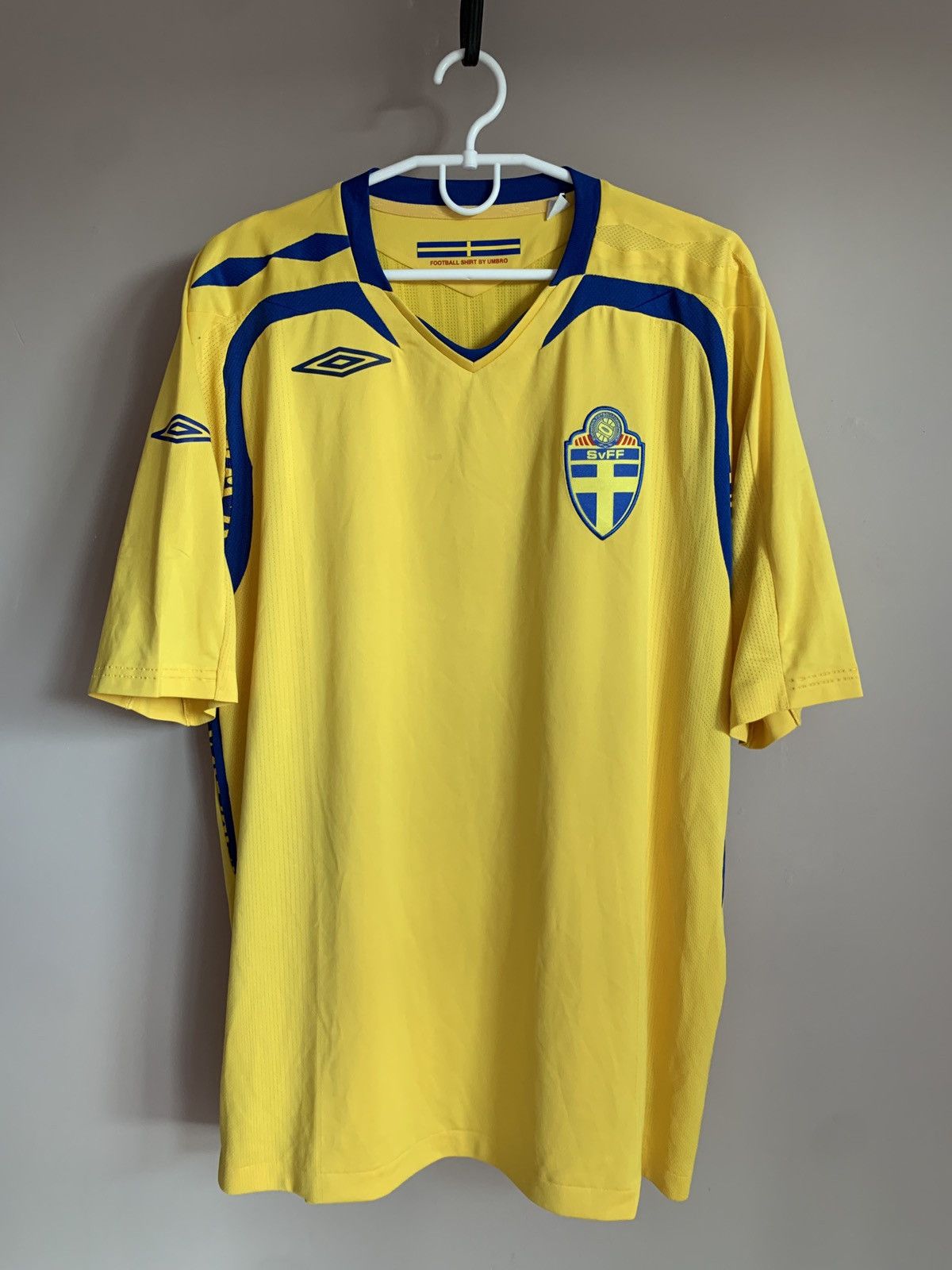 Umbro Sweden 2007 Home Football Shirt Umbro Soccer Jersey Vintage Size US XL / EU 56 / 4 - 1 Thumbnail