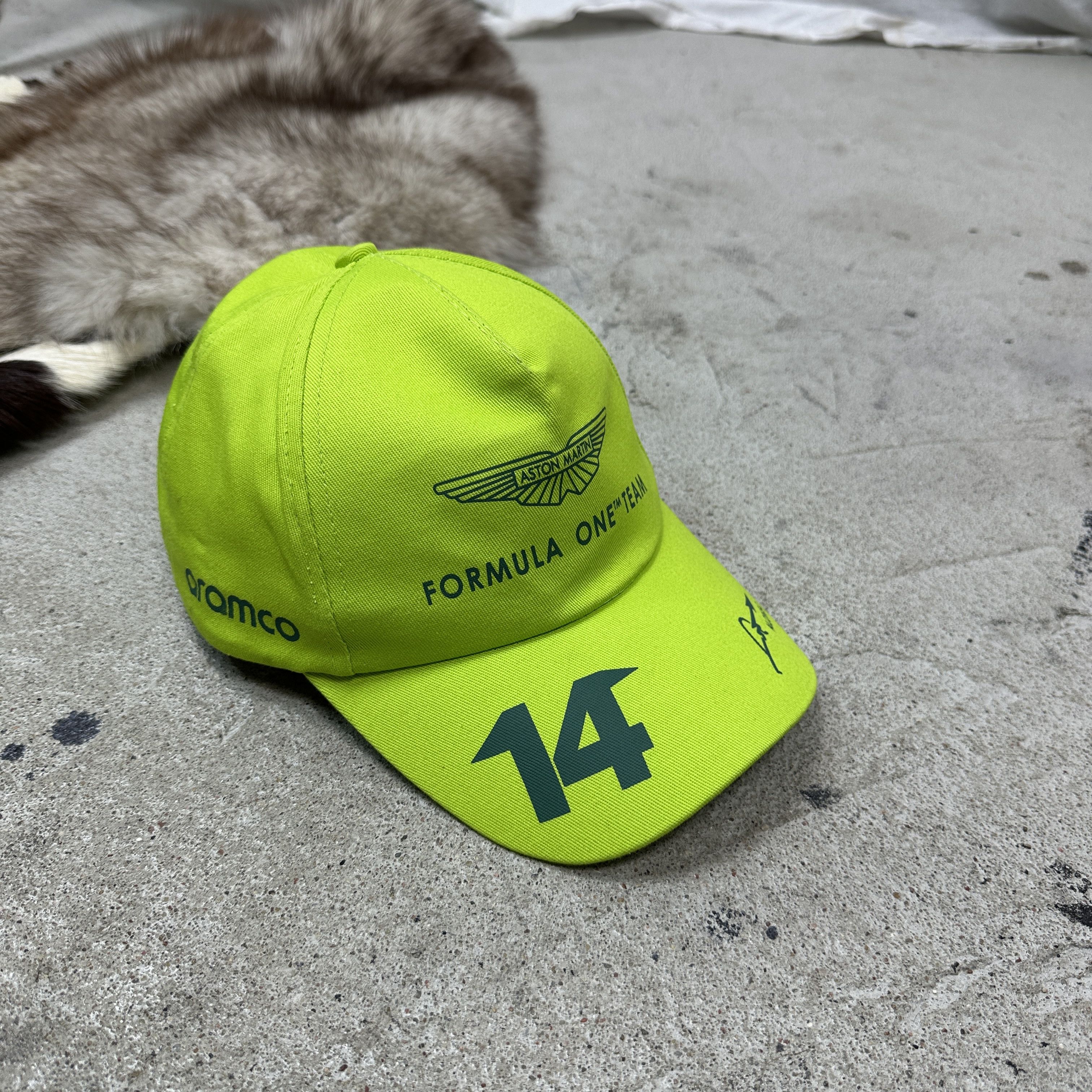 Formula 1 Vintage Sporty Aston Martin F1 Formula One Racing Cap Y2K Size ONE SIZE - 1 Thumbnail