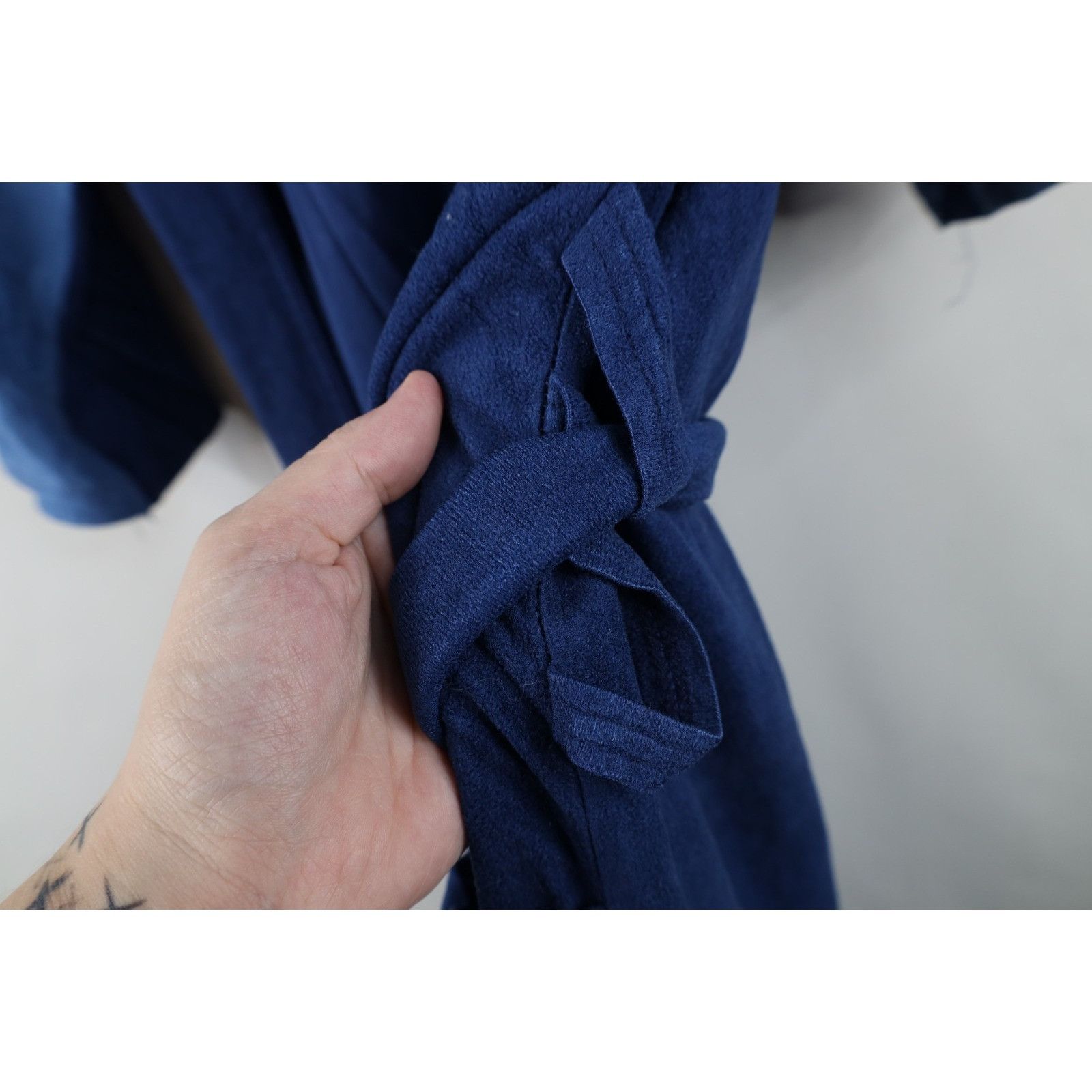 Vintage Vintage 70s Streetwear Distressed Striped Velour Robe Size US L / EU 52-54 / 3 - 17 Thumbnail