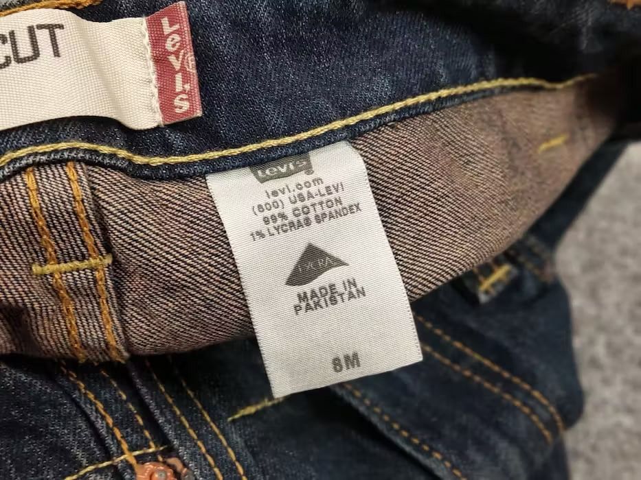 Levi's Vintage 90s New Levis 525 Bootcut Flared Denim Women's Jeans Size 30" / US 8 / IT 44 - 9 Thumbnail