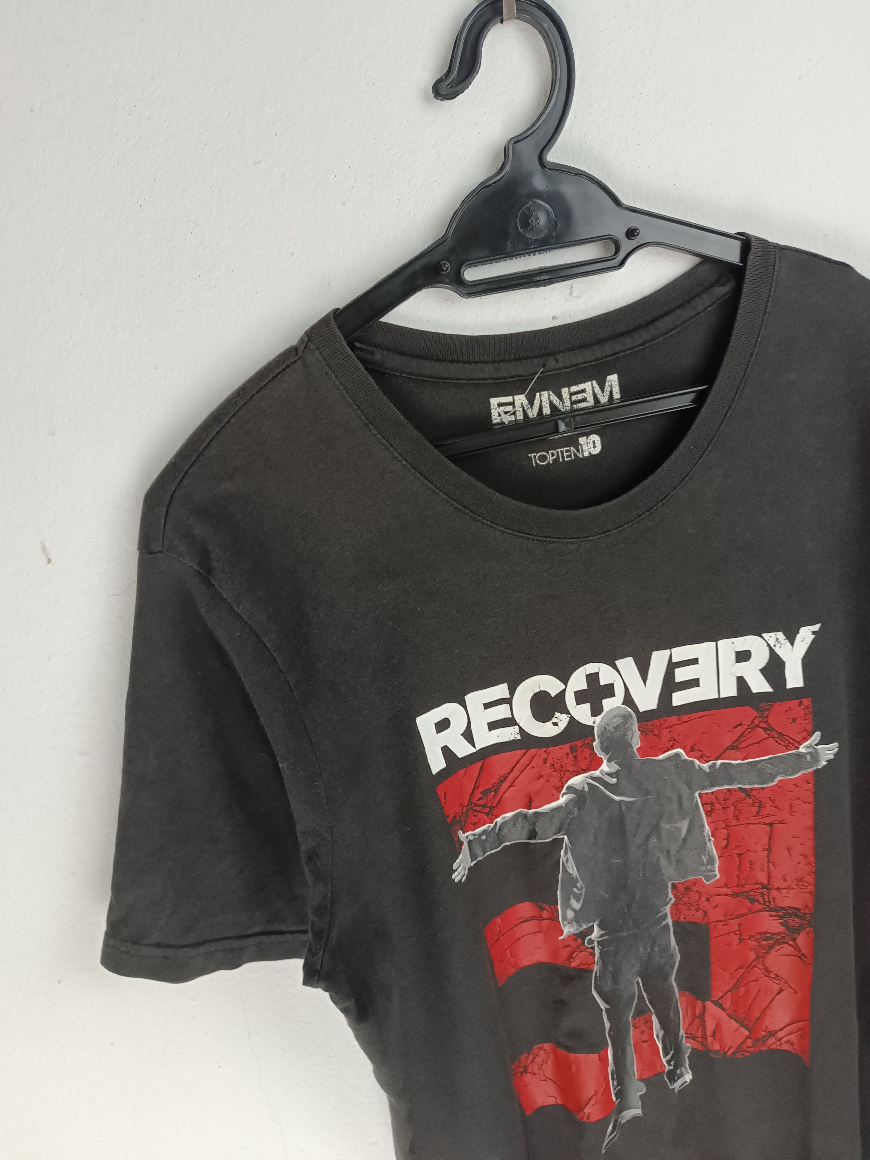 Eminem VINTAGE FADED EMINEM RECOVERY RAP TEES DRE SNOOP YE Size US M / EU 48-50 / 2 - 5 Thumbnail