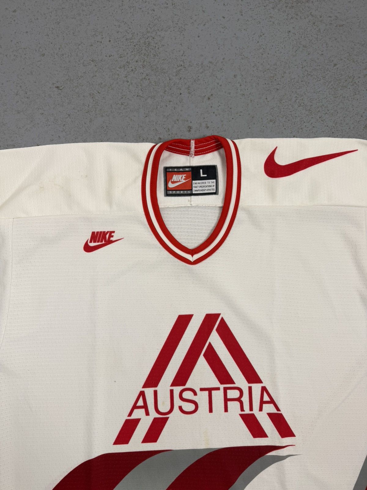 Nike Vintage Nike Austria Hockey NFL Jersey Size US L / EU 52-54 / 3 - 3 Thumbnail
