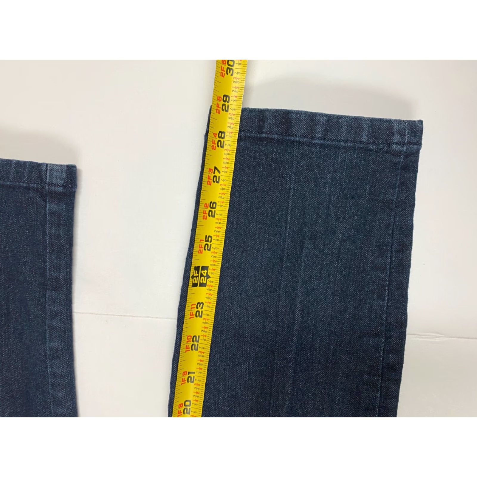 Vintage Dana Buchman Jeans Women's Regular Size 10 Blue Dark Denim Straight 28in Inseam Slimming Stretch Size 32" / US 10 / IT 46 - 7 Thumbnail
