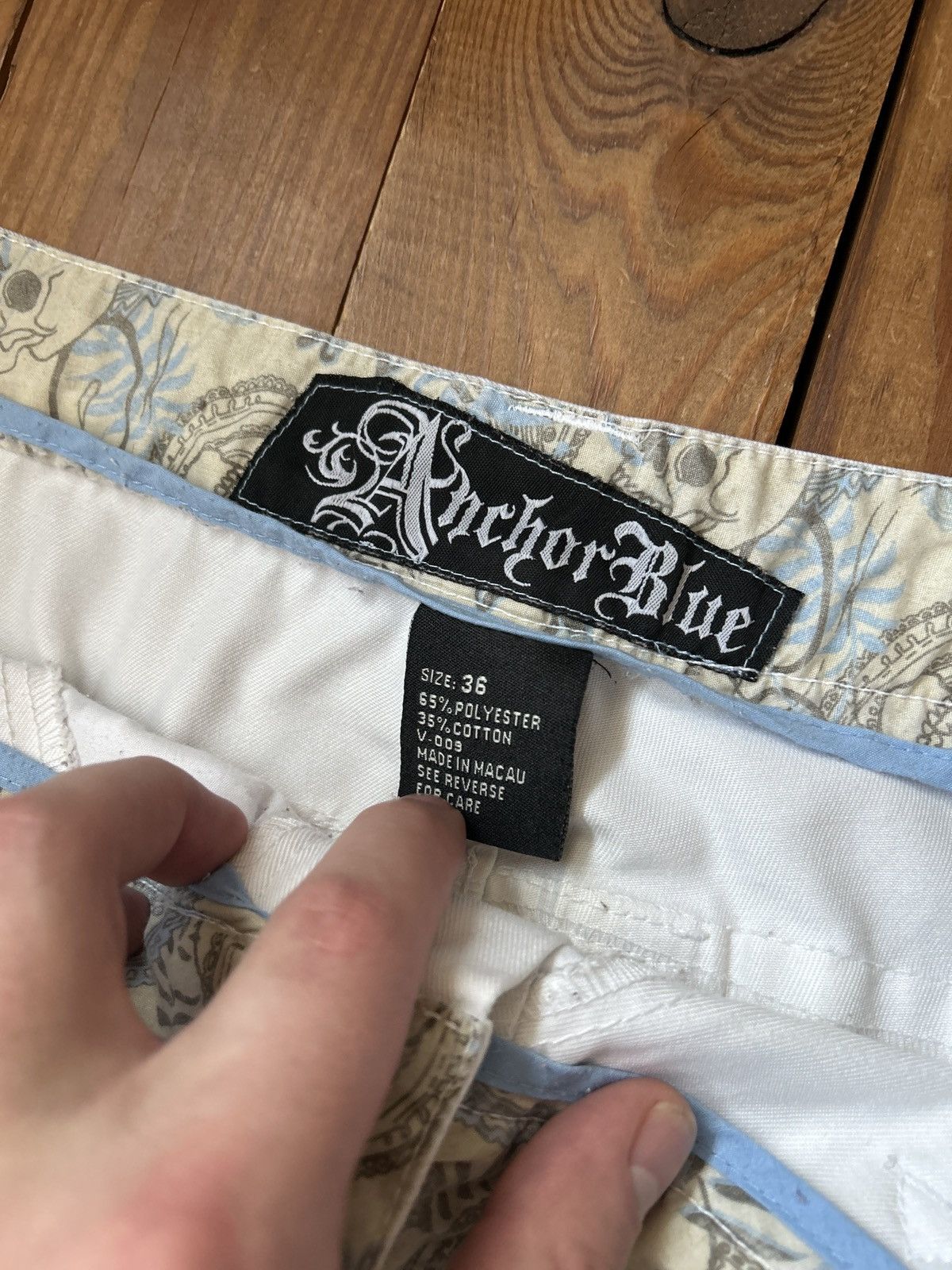 Anchor Blue × Vintage Vintage Y2K anchor Blue White Tribal Shorts Size US 36 / EU 52 - 3 Thumbnail