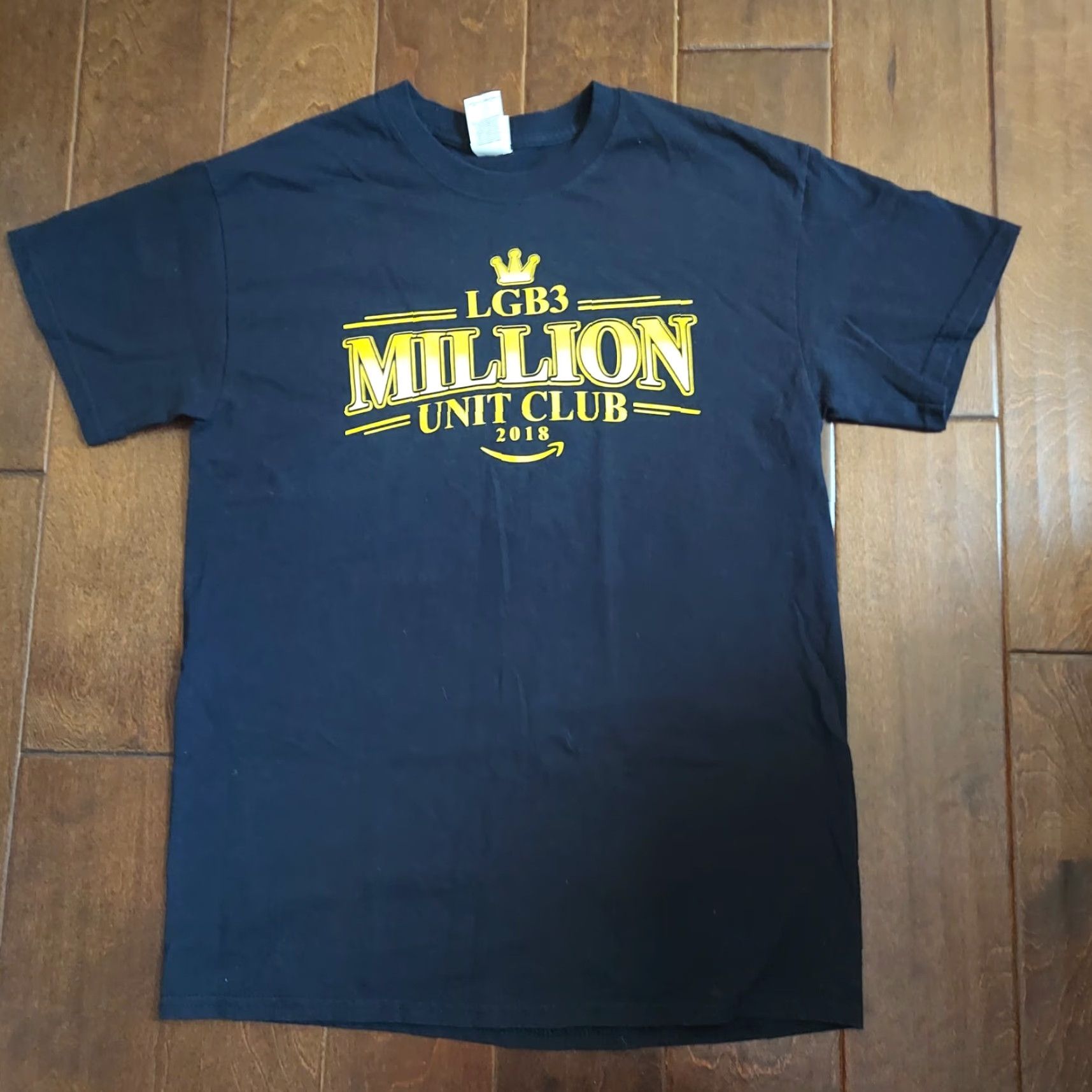 Gildan Gildan Ultra Cotton Men's LGB3 Million Unit Club 2018 Short Sleeve T-Shirt Sz M Black Logo Crew Neck Regular Fit Solid Cotton T-Shirt Mens B429 Size US M / EU 48-50 / 2 - 2 Thumbnail