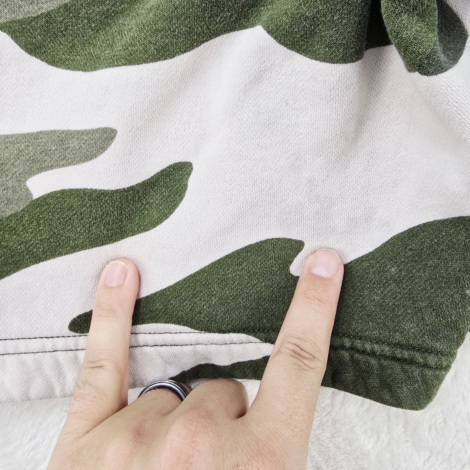 Nike Nike Sportswear Club Fleece Shorts Mens Medium Green Camo Size US 34 / EU 50 - 11 Thumbnail