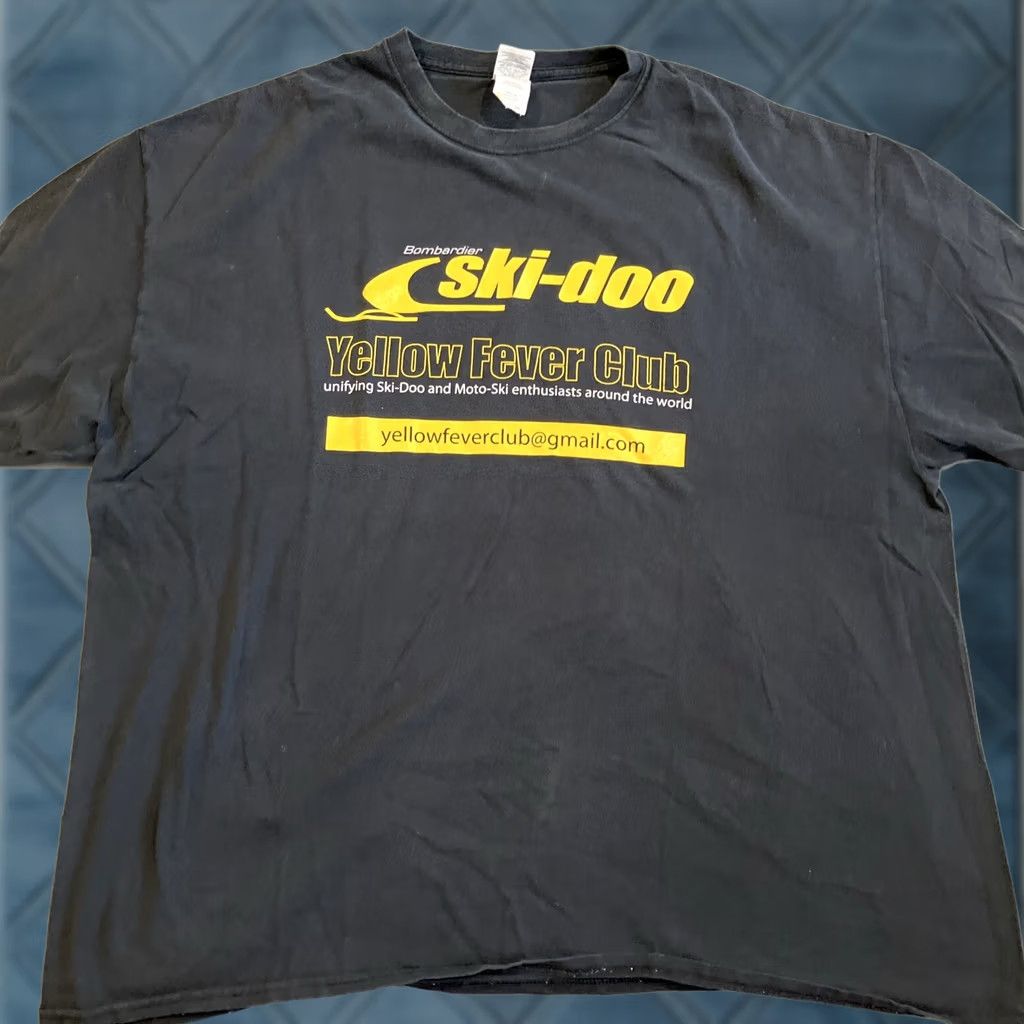 Gildan VINTAGE Ski Doo Snowmobile Racing T-Shirt 2XL Men Black Short Sleeve Cotton RARE Yellow Fever Club Mens XXL Size US XXL / EU 58 / 5 - 1 Thumbnail
