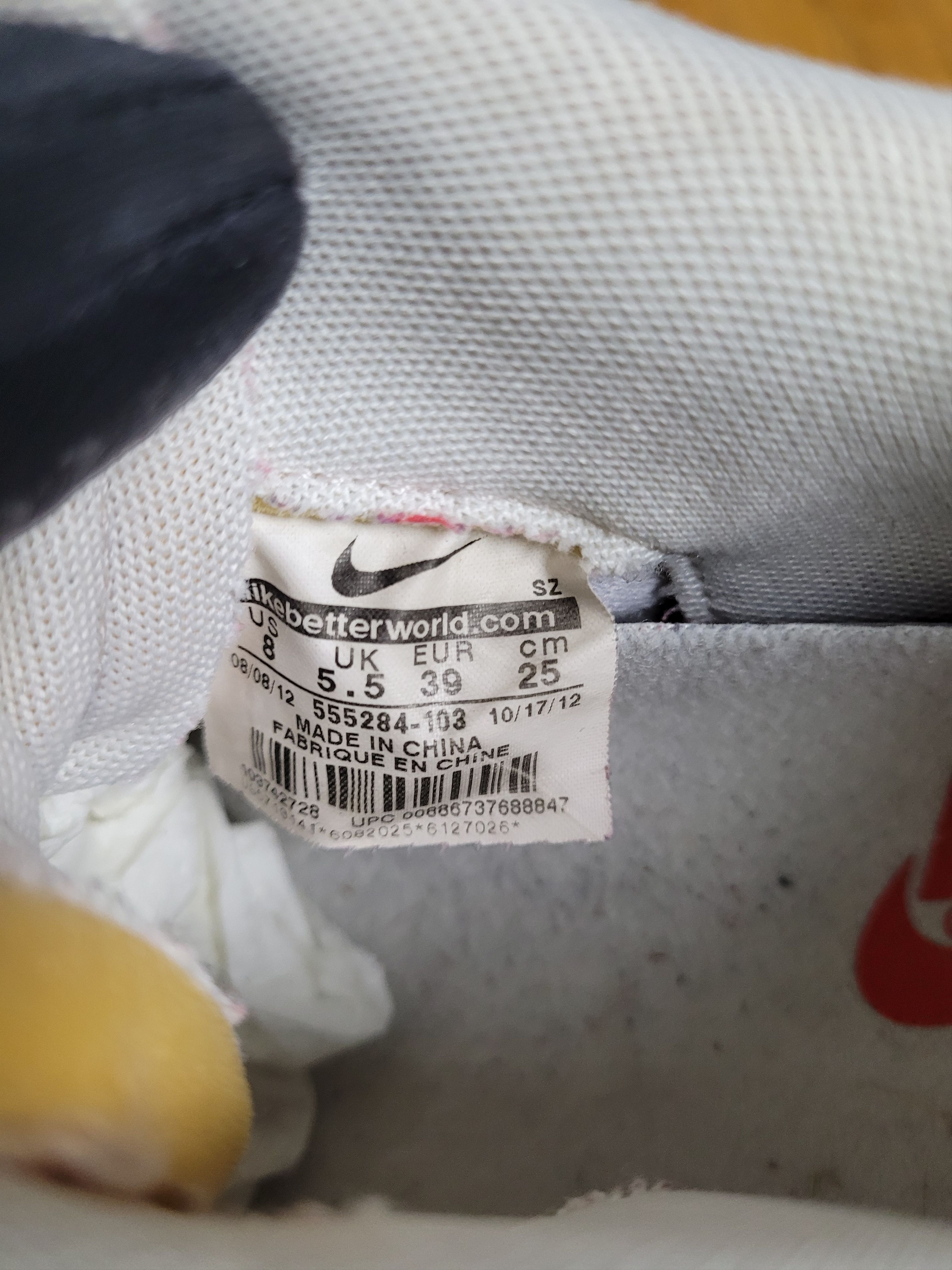 Nike 2012 Nike Air Max 1 Vintage OG Habanero Red Pink Hello Kitty Size US 9 / IT 39 - 8 Thumbnail