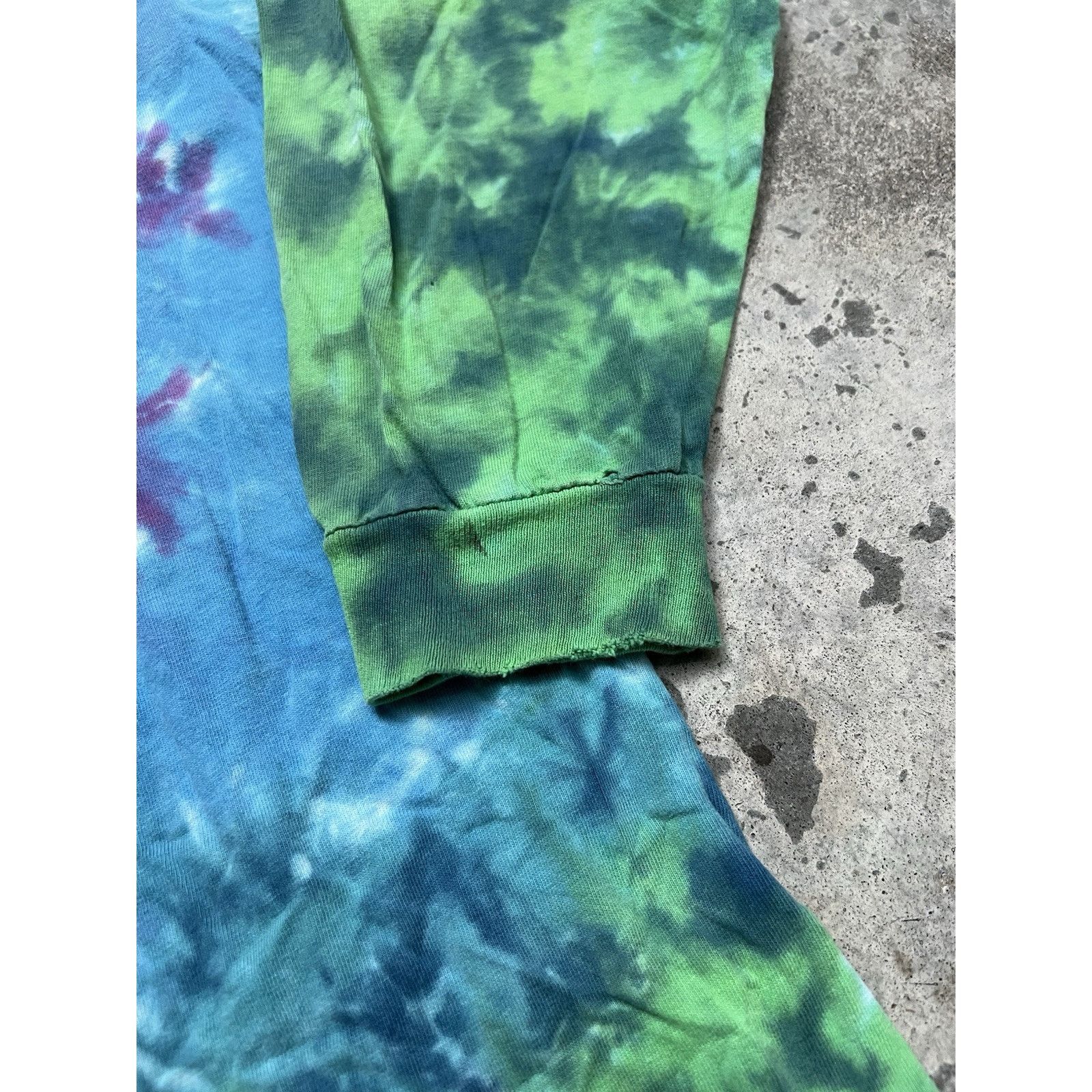 Liquid Blue Vintage 2000 Grateful Dead Liquid Blue Longsleeve Size US XL / EU 56 / 4 - 6 Thumbnail