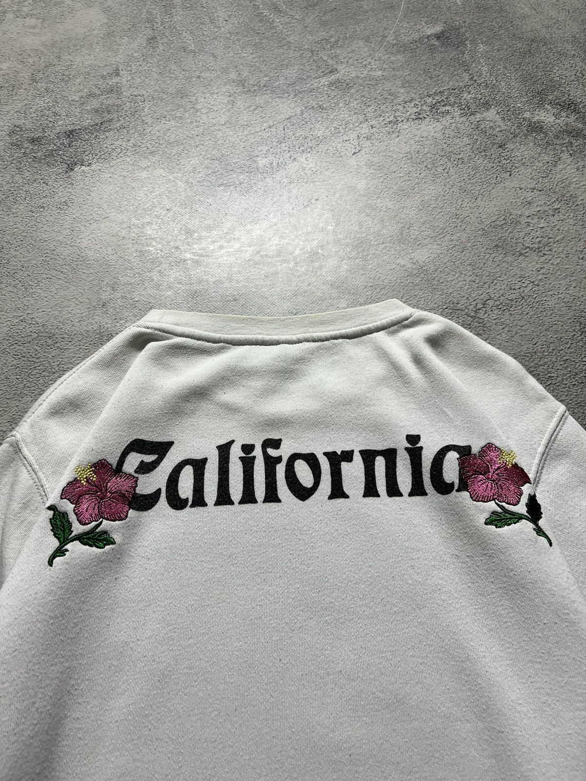 Stussy Vintage Y2k Stussy 🌸 California White 🤍 USA Sweatshirt 00’s Size US M / EU 48-50 / 2 - 11 Thumbnail