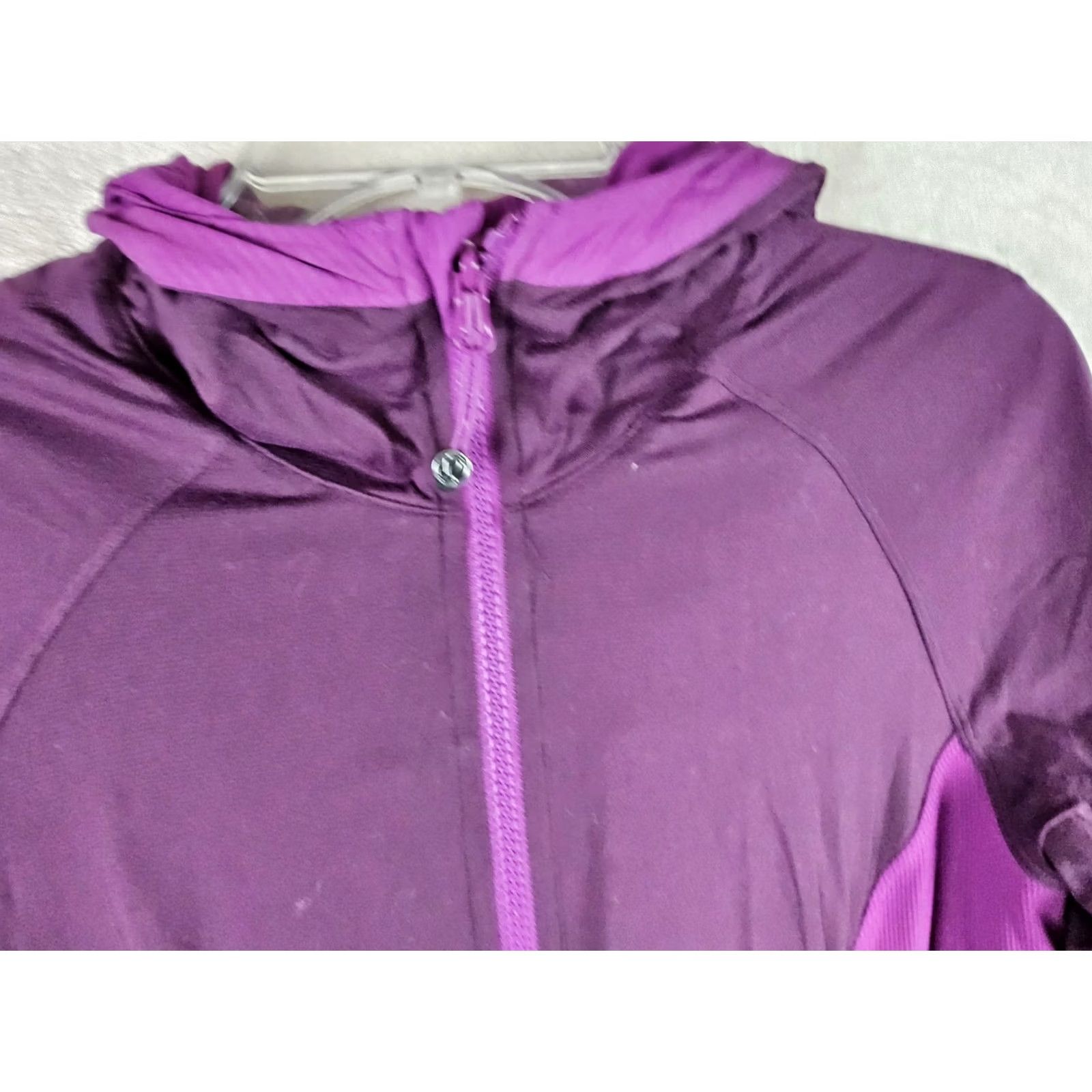 Lululemon Lululemon Women's Reversible Full Zip Jacket Size 10 Purple Athletic Jacket Womens Reversible Activewear 10 Size L / US 10 / IT 46 - 5 Thumbnail