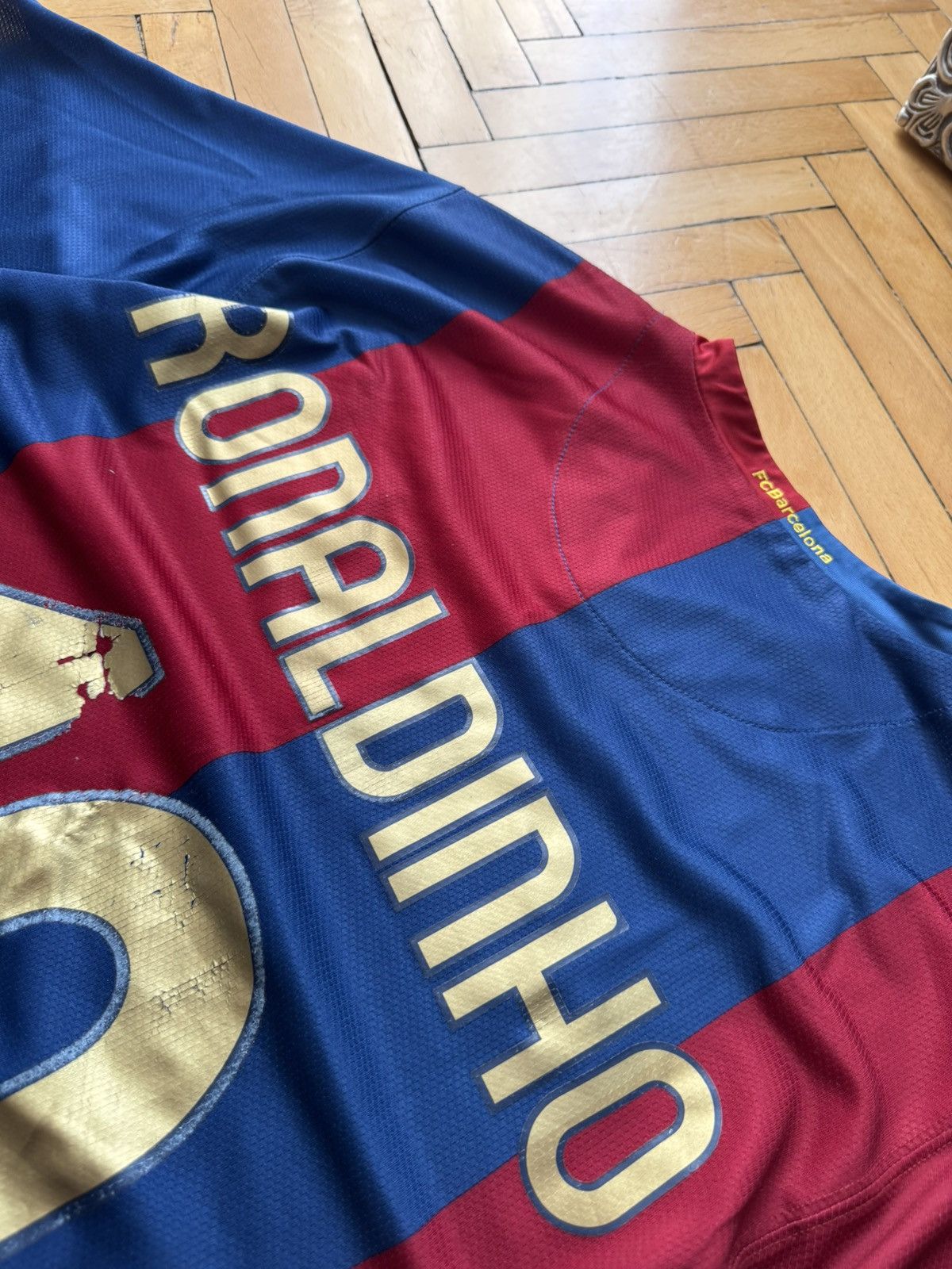 Vintage Very Rare Vintage Nike F.C.Barcelona Ronaldinho 10 Size US L / EU 52-54 / 3 - 7 Thumbnail