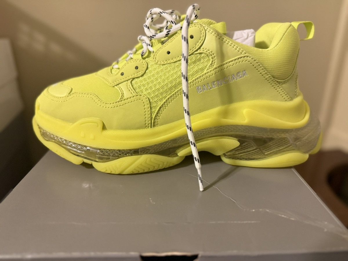 Balenciaga Balenciaga Triple S BRAND NEW Size US 11 / EU 44 - 5 Thumbnail