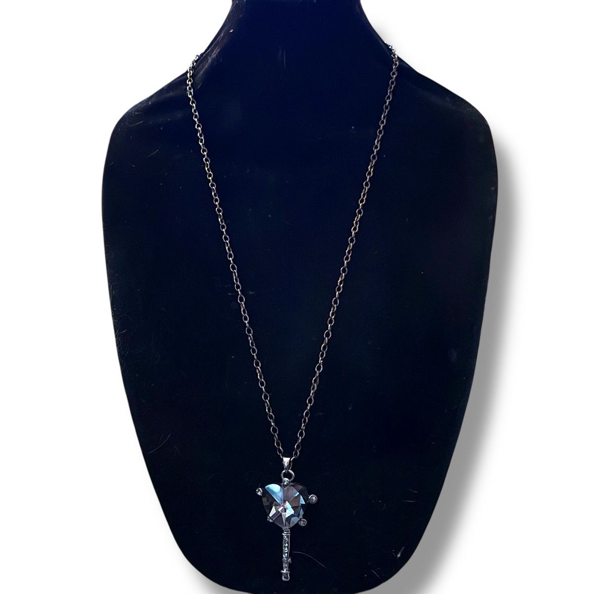 Other Silver tone chunky gemstone heart key pendant necklace Size ONE SIZE - 2 Thumbnail