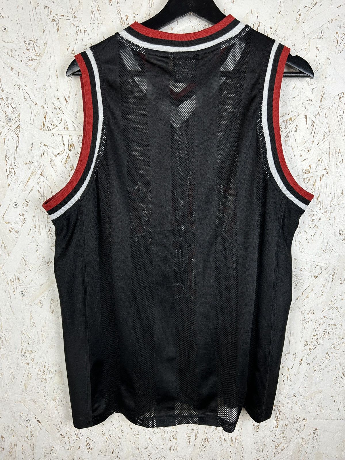 Fubu Vintage Fubu 05 Collection Sleeveless Tank Top Jersey Rap XL Size US XL / EU 56 / 4 - 4 Thumbnail