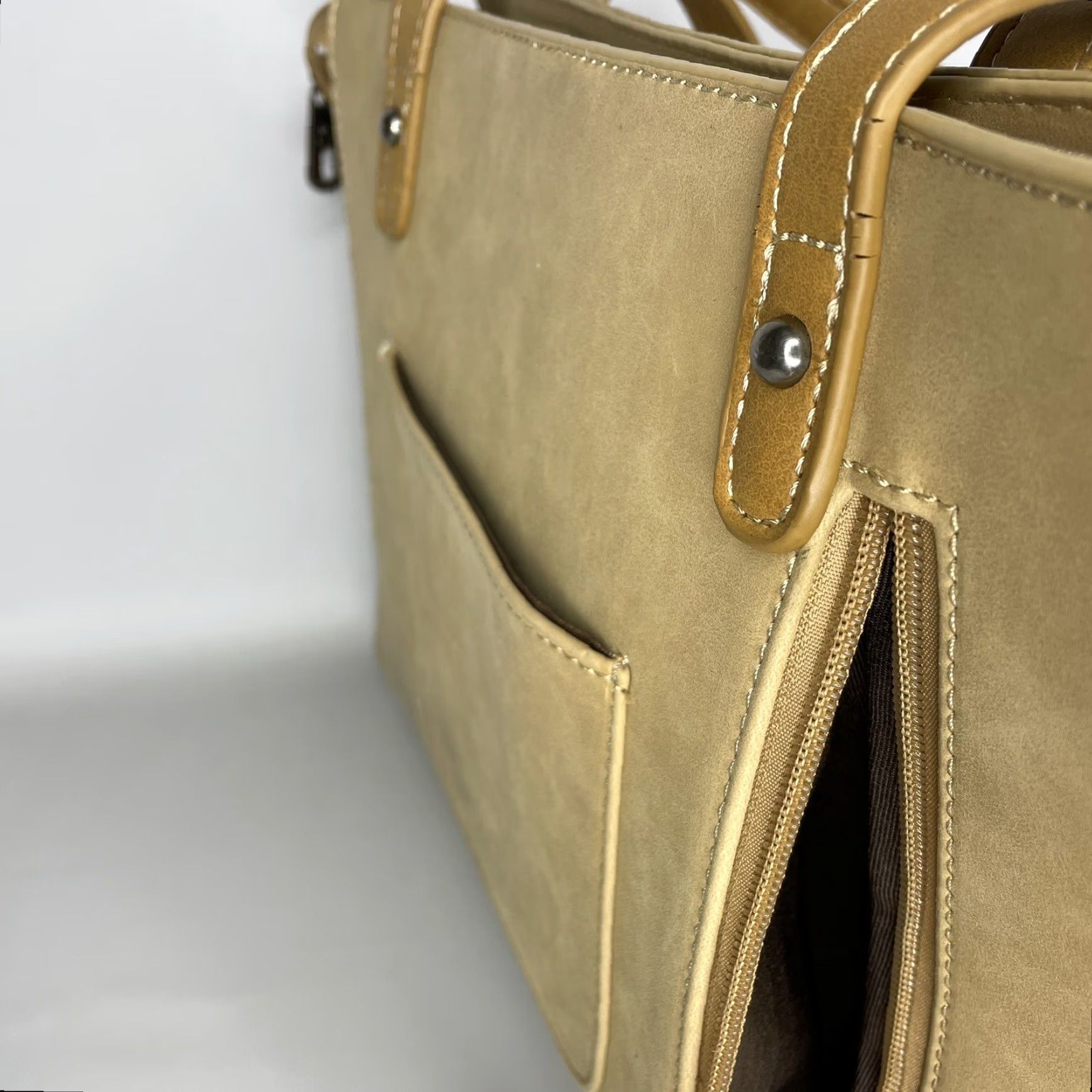 Vintage American Bling Concealed Carry Shoulder Bag Tan Purse Studded Detail Zip Closure Purse Women Large Brown Tan Size ONE SIZE - 5 Thumbnail