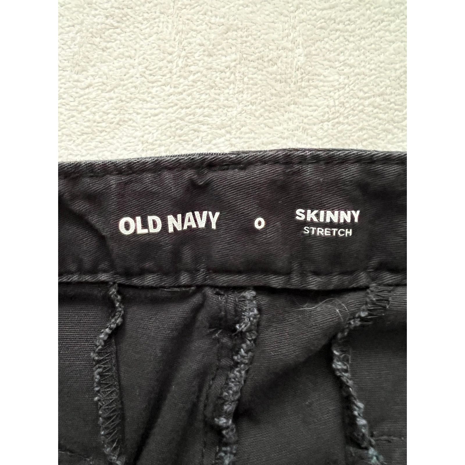 Old Navy Old Navy Midrise Skinny Stretch Black Jeans Size 0 Size 25" / US 0 / IT 36 - 7 Thumbnail