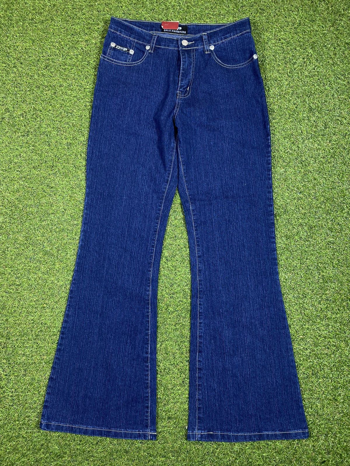 Vintage Vintage 90s Flared jeans denim streetwear style size 29 | Grailed