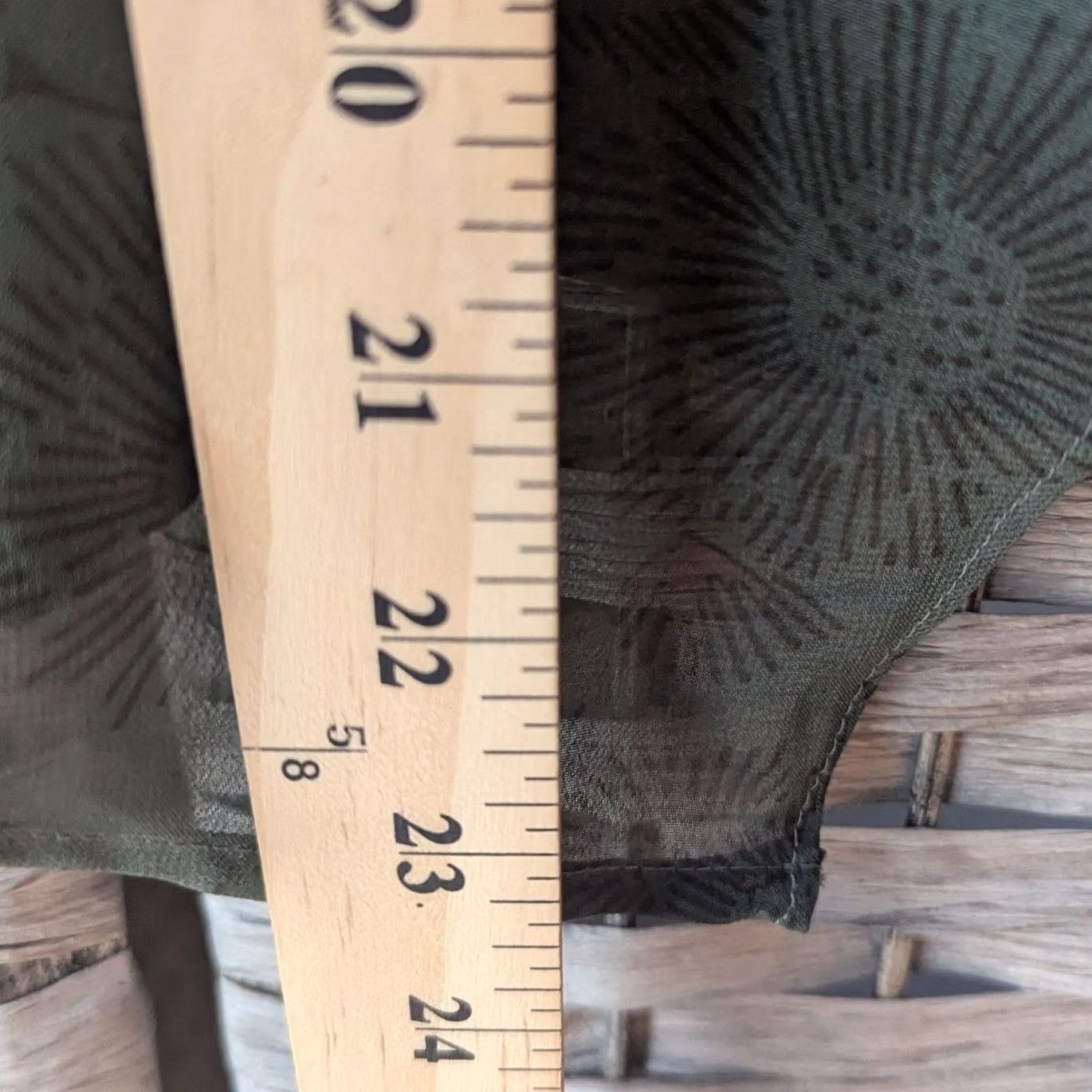 Gap Gap Blouse Short Sleeve Abstract Sunburst Print Olive Green Women Sz S Slit Back Split Back Round Neck Size S / US 4 / IT 40 - 4 Thumbnail