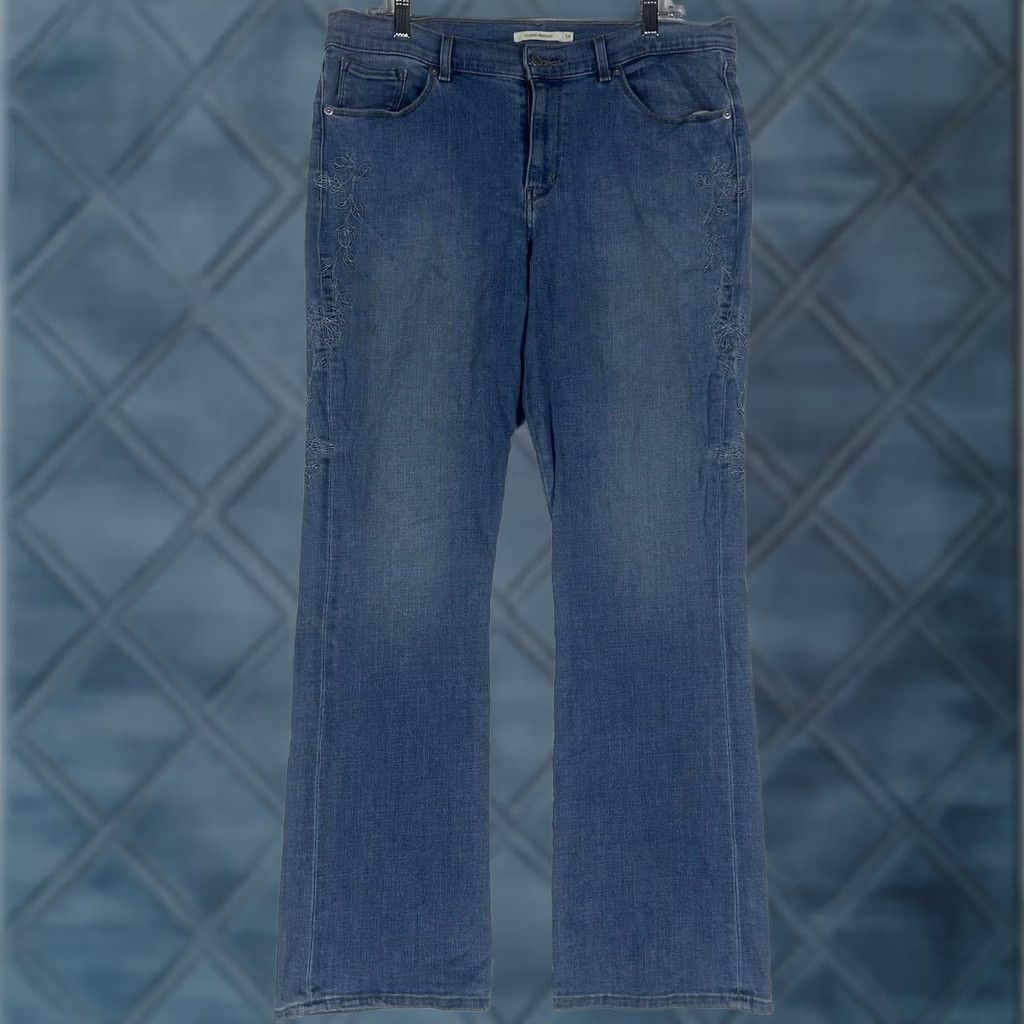 Levi's Levi's Jeans Bootcut Size 14 High Rise Stretch Denim Embroidered 32 x 32 Women's Regular Blue Size 36" / US 14 / IT 50 - 1 Thumbnail