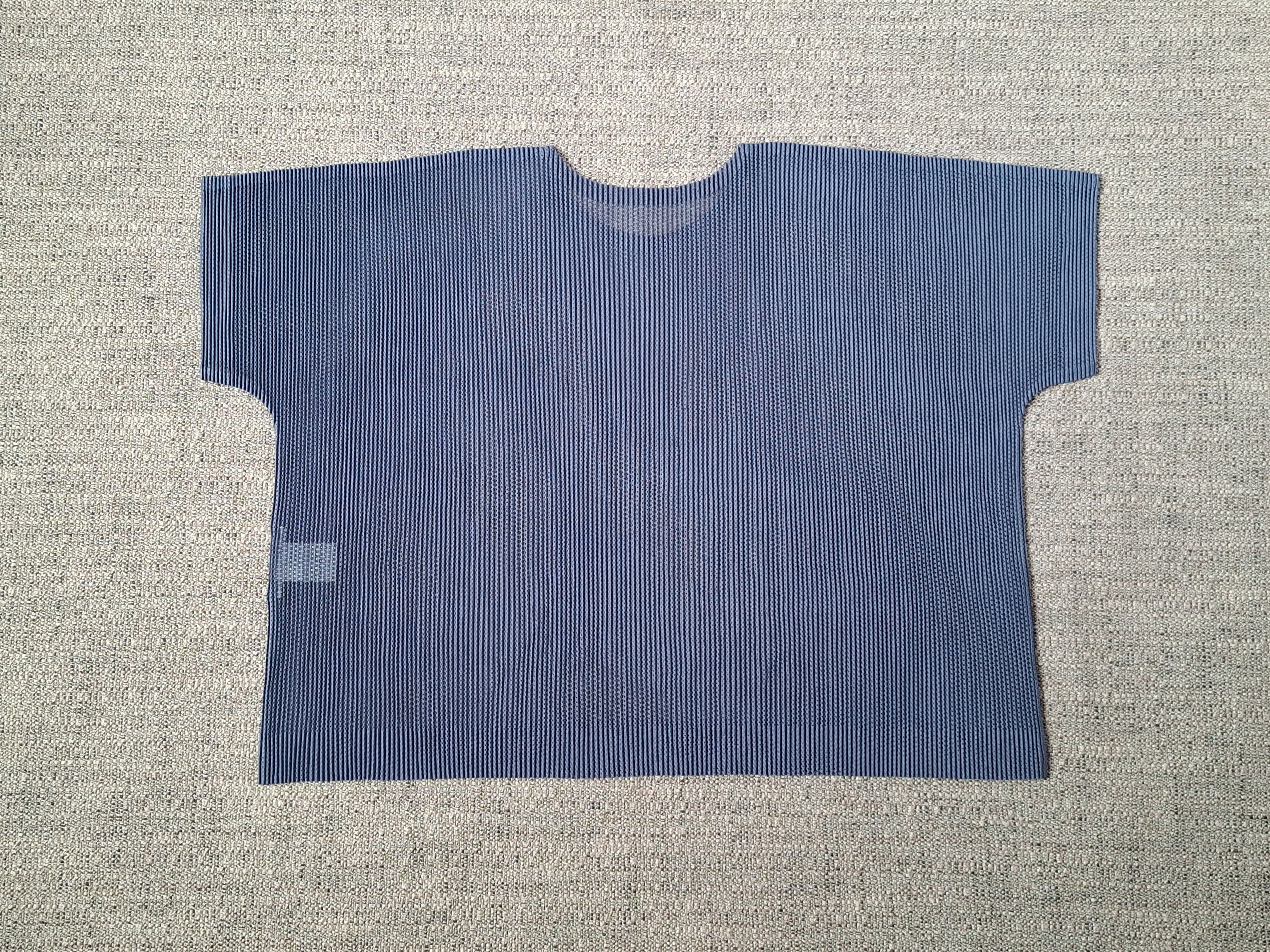 Pleats Please Issey Miyake PLEATS PLEASE Issey Miyake / Short Sleeve Cut And Sew Size S / US 4 / IT 40 - 10 Thumbnail