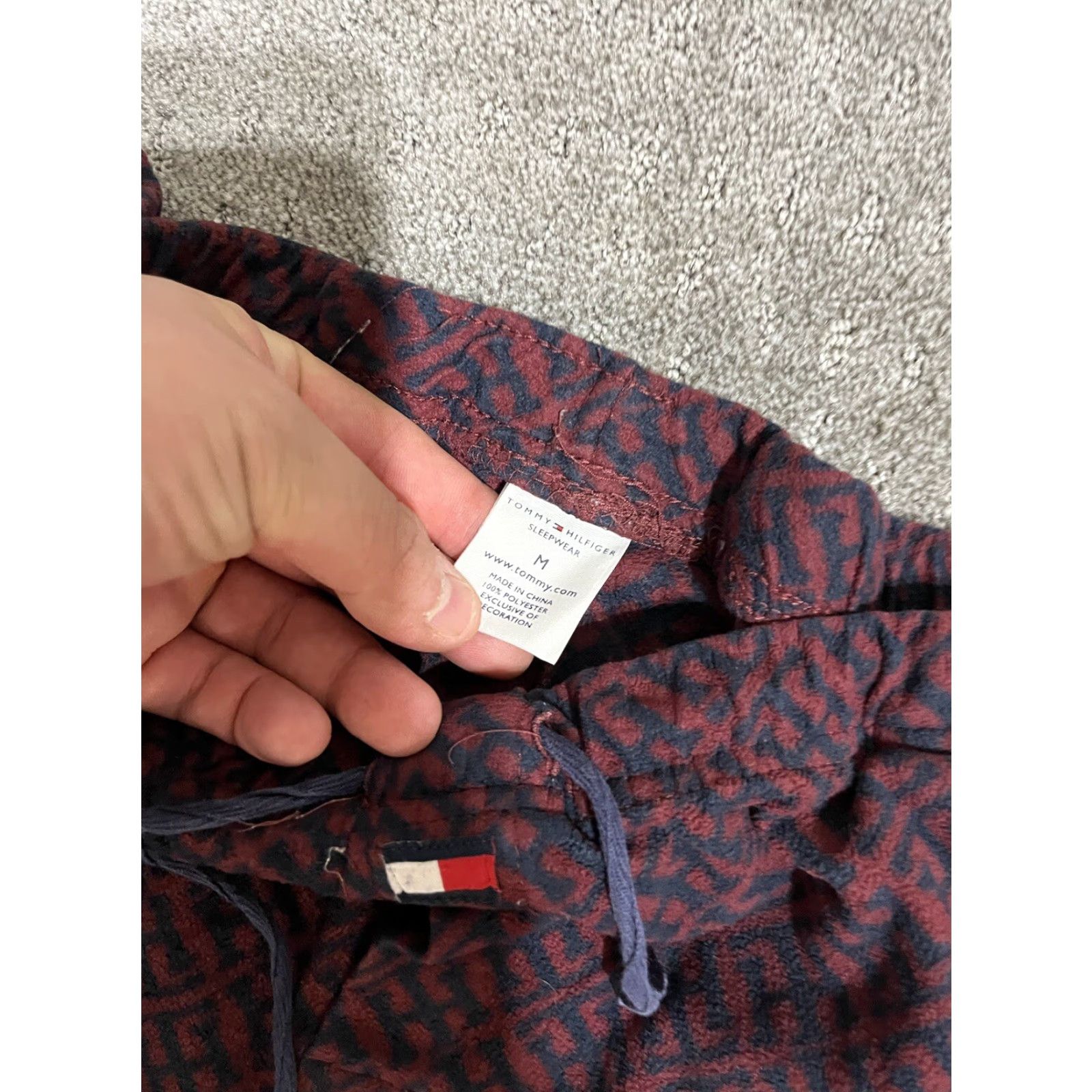 Tommy Hilfiger VINTAGE Tommy Hilfiger Lounge Sweatpants Women M Burgundy All Over Print Drawstring Joggers Activewear M Womens Studio Sports Size 32" / US 10 / IT 46 - 5 Thumbnail