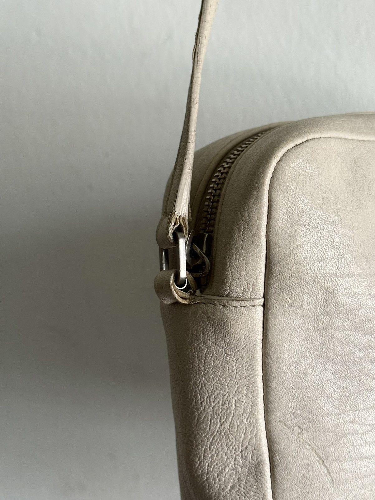 Saint Laurent Paris Saint Laurent Lou Camera calfskin Sling bag Size ONE SIZE - 6 Thumbnail