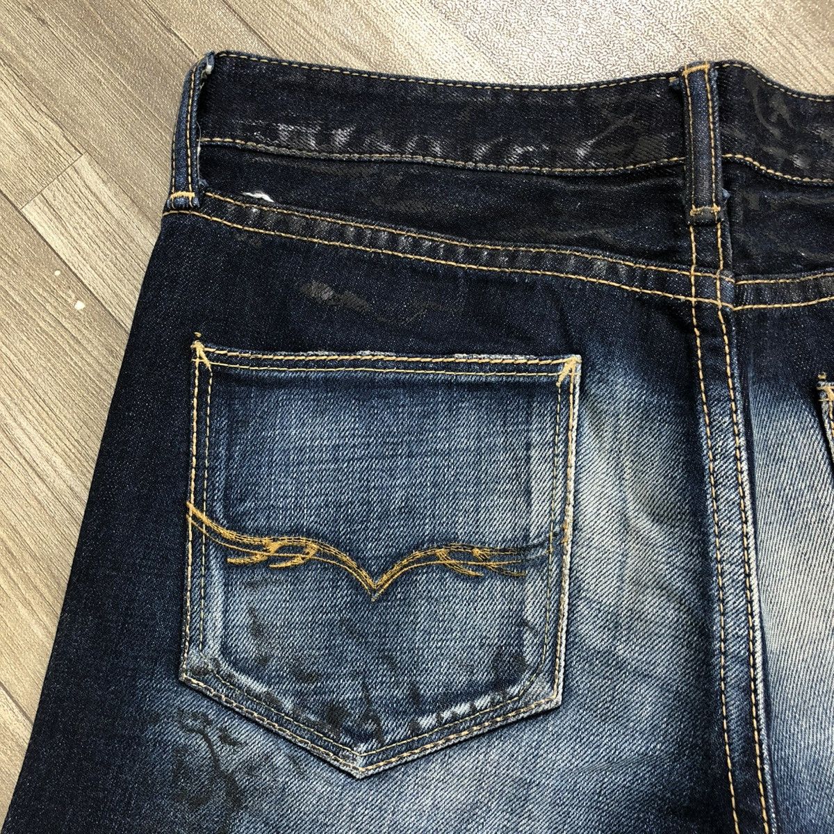 GOSTAR DE FUGA × If Six Was Nine × Tornado Mart 🇯🇵 2000s Fuga Devil Vomits Claw Mark Distressed Flared Jeans Size US 30 / EU 46 - 17 Thumbnail