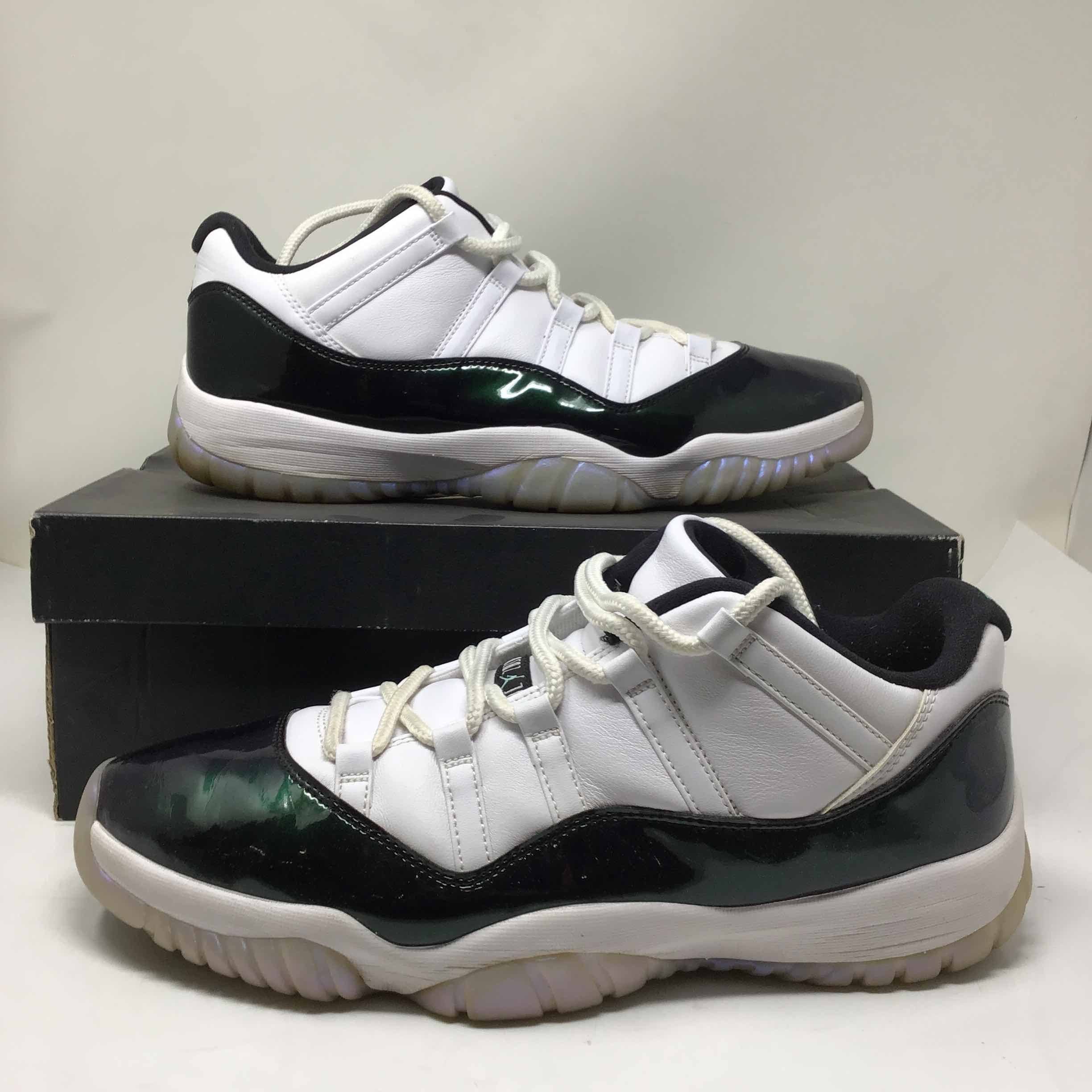 Air Jordan 11 Retro Low Emerald
