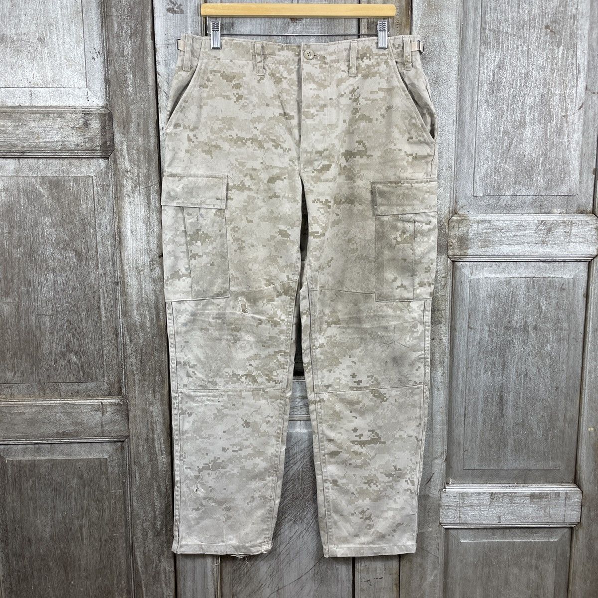 Vintage Vintage Camo Military Distressed Double Knee Cargo Pants Size US 35 - 1 Thumbnail